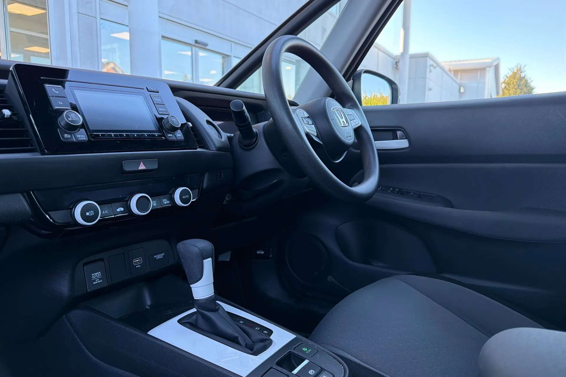 A 2023 HONDA JAZZ 1.5 i-MMD Hybrid SE 5dr eCVT A 2023 HONDA JAZZ 1.5 i-MMD Hybrid SE 5dr eCVT