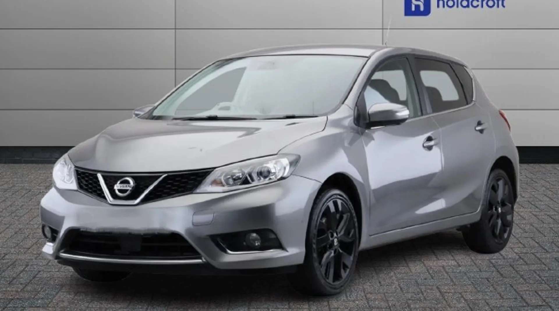 A 2017 NISSAN PULSAR 1.2 DiG-T Tekna 5dr A 2017 NISSAN PULSAR 1.2 DiG-T Tekna 5dr