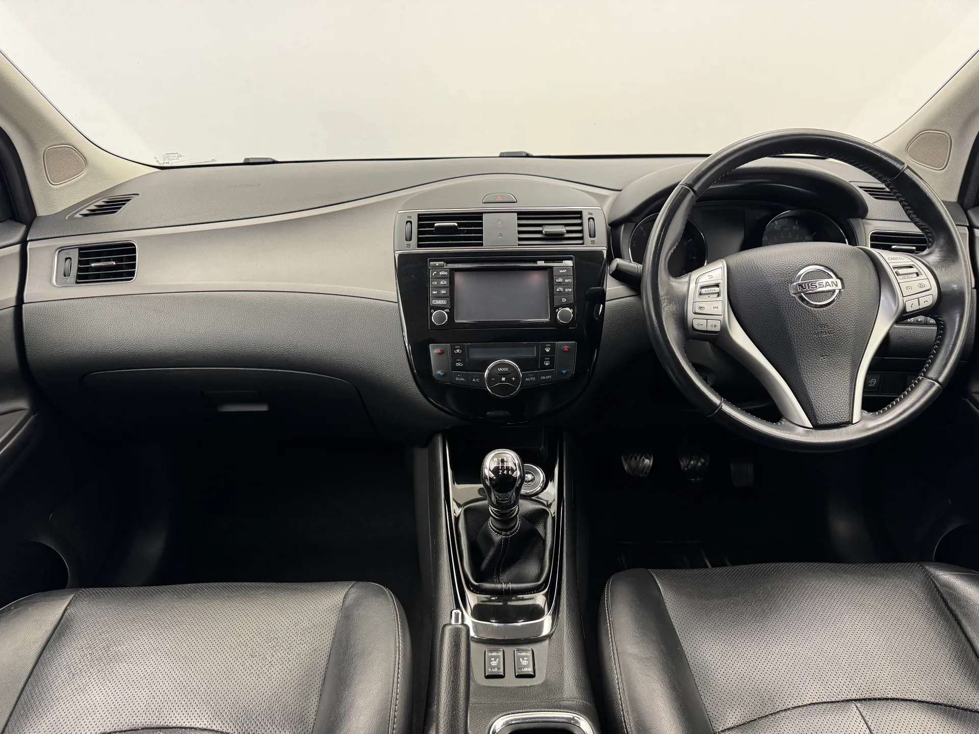 A 2017 NISSAN PULSAR 1.2 DiG-T Tekna 5dr A 2017 NISSAN PULSAR 1.2 DiG-T Tekna 5dr