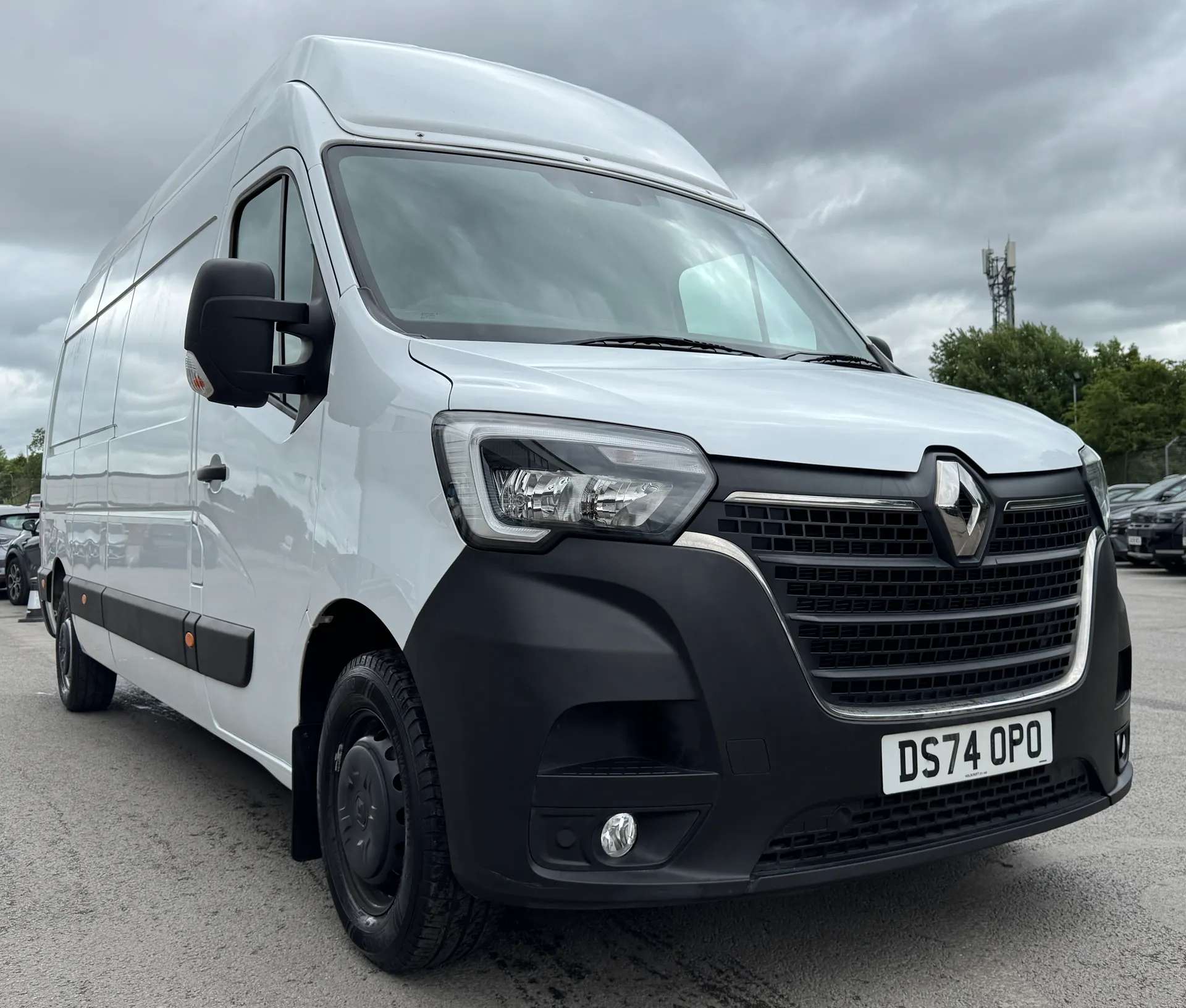 A 2024 RENAULT MASTER LH35 Blue dCi 135 Start High Roof Van A 2024 RENAULT MASTER LH35 Blue dCi 135 Start High Roof Van