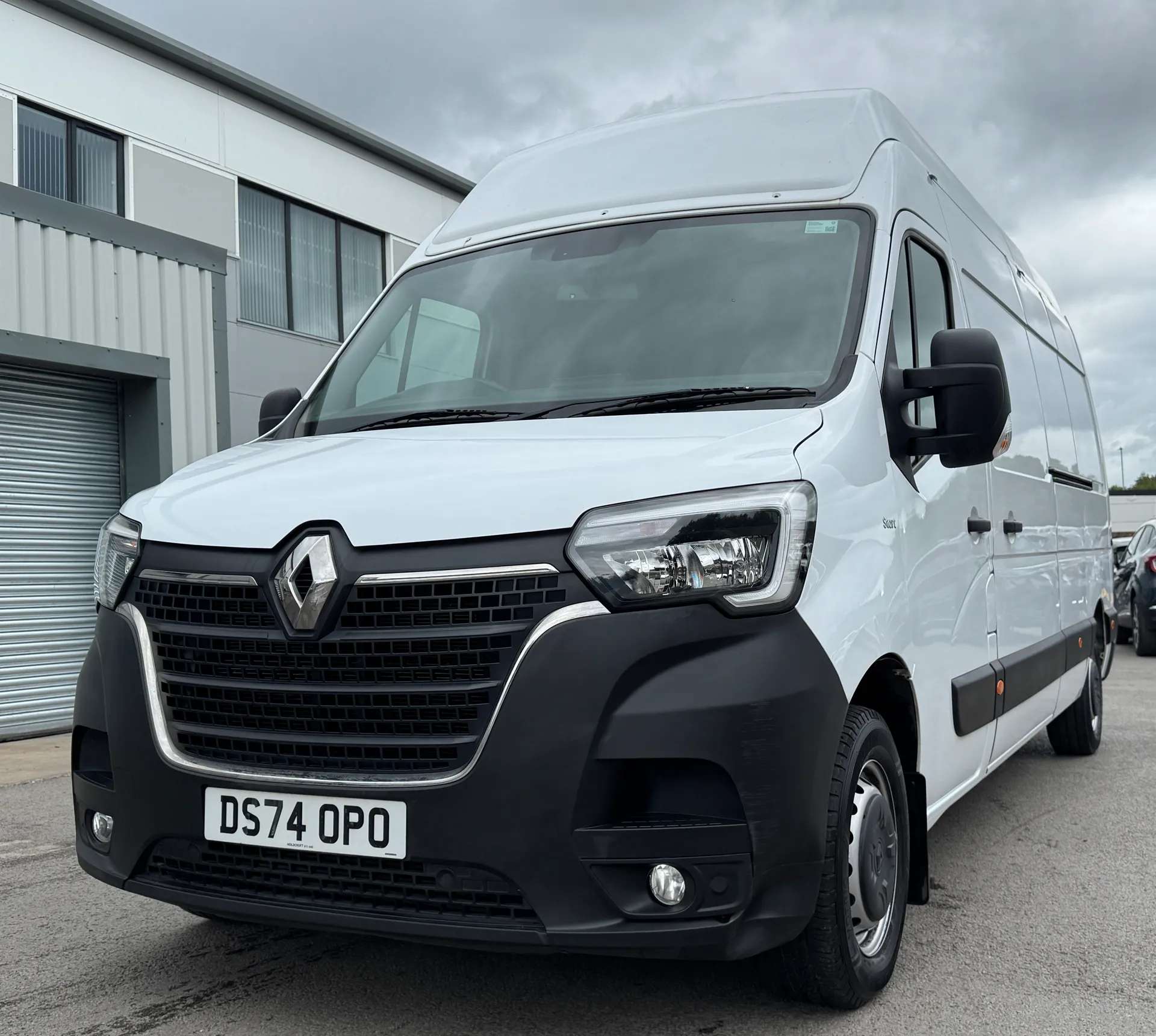 A 2024 RENAULT MASTER LH35 Blue dCi 135 Start High Roof Van A 2024 RENAULT MASTER LH35 Blue dCi 135 Start High Roof Van