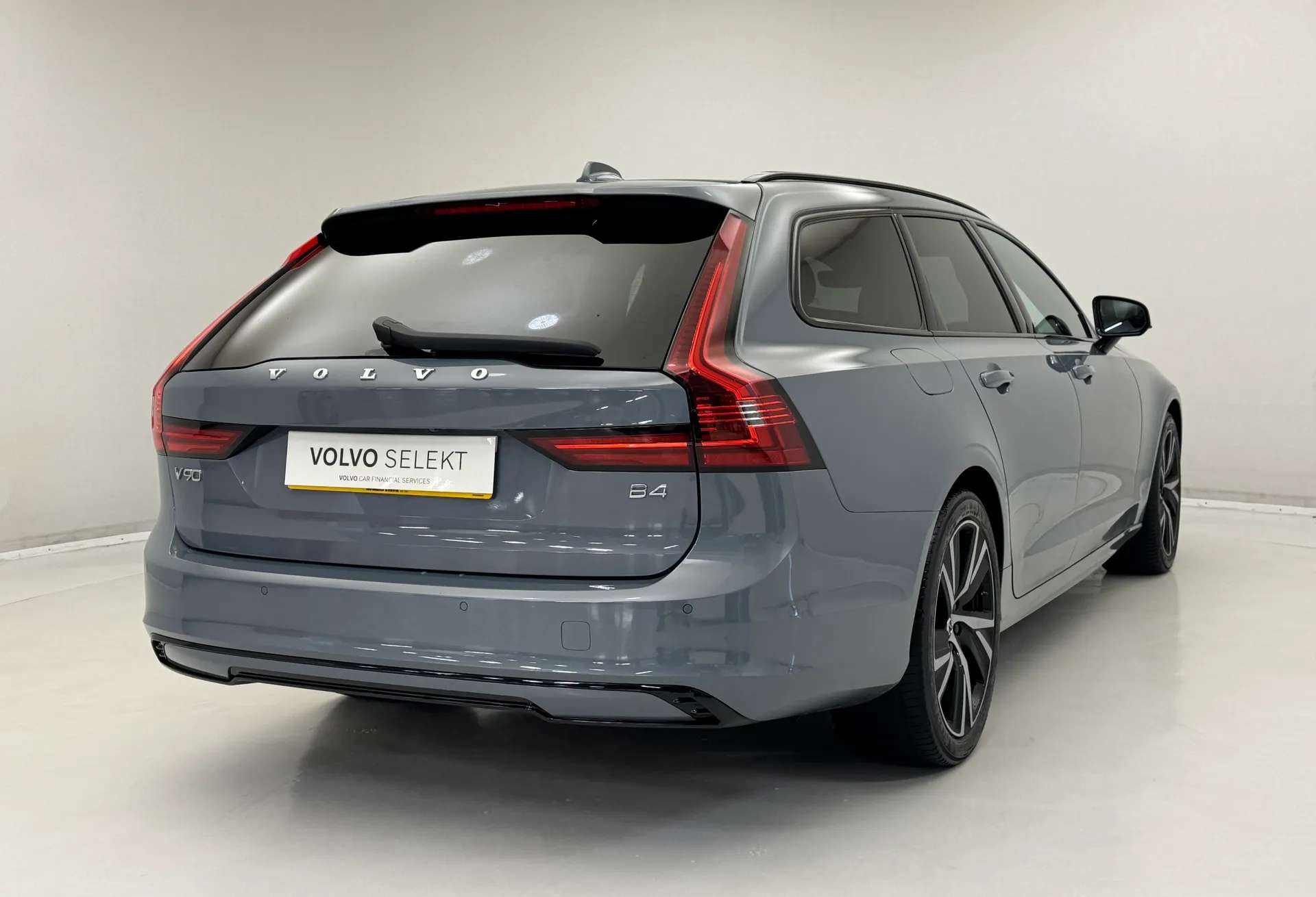 2021 VOLVO V90 2021 VOLVO V90