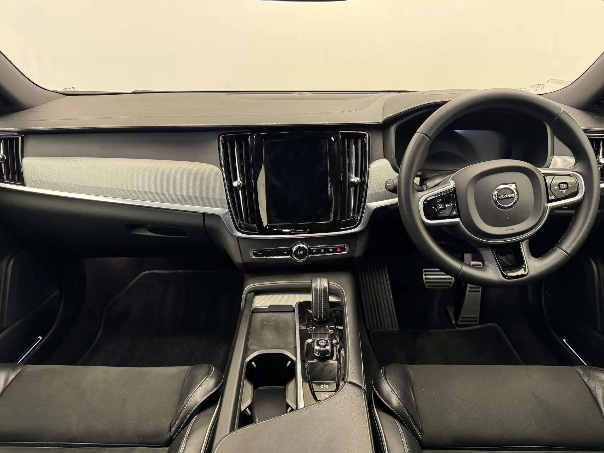 2021 VOLVO V90 2021 VOLVO V90