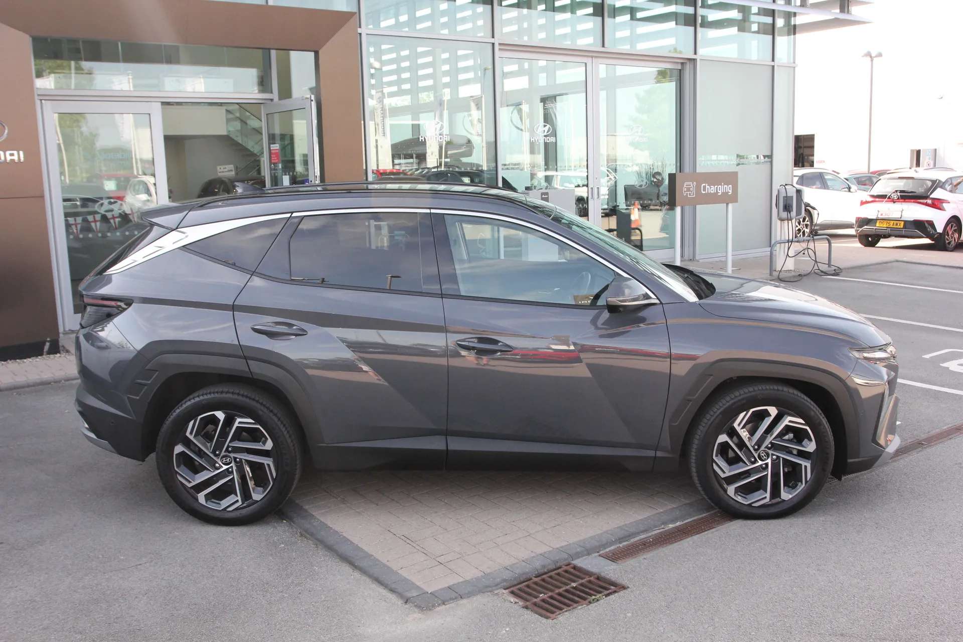 A 2025 HYUNDAI TUCSON 1.6T Hybrid Ultimate 5dr Auto A 2025 HYUNDAI TUCSON 1.6T Hybrid Ultimate 5dr Auto
