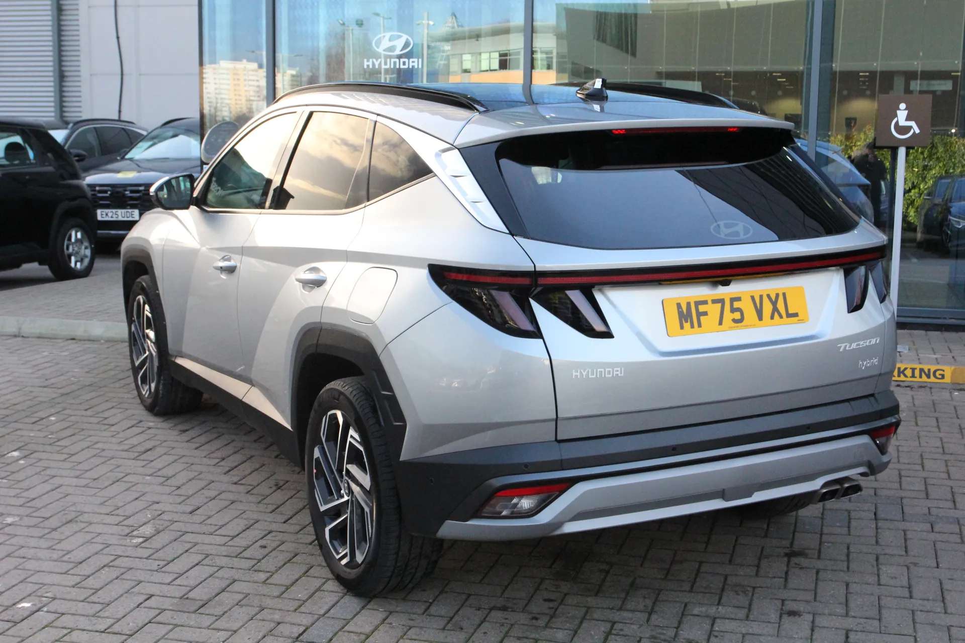 A 2025 HYUNDAI TUCSON 1.6T Hybrid Ultimate 5dr Auto A 2025 HYUNDAI TUCSON 1.6T Hybrid Ultimate 5dr Auto