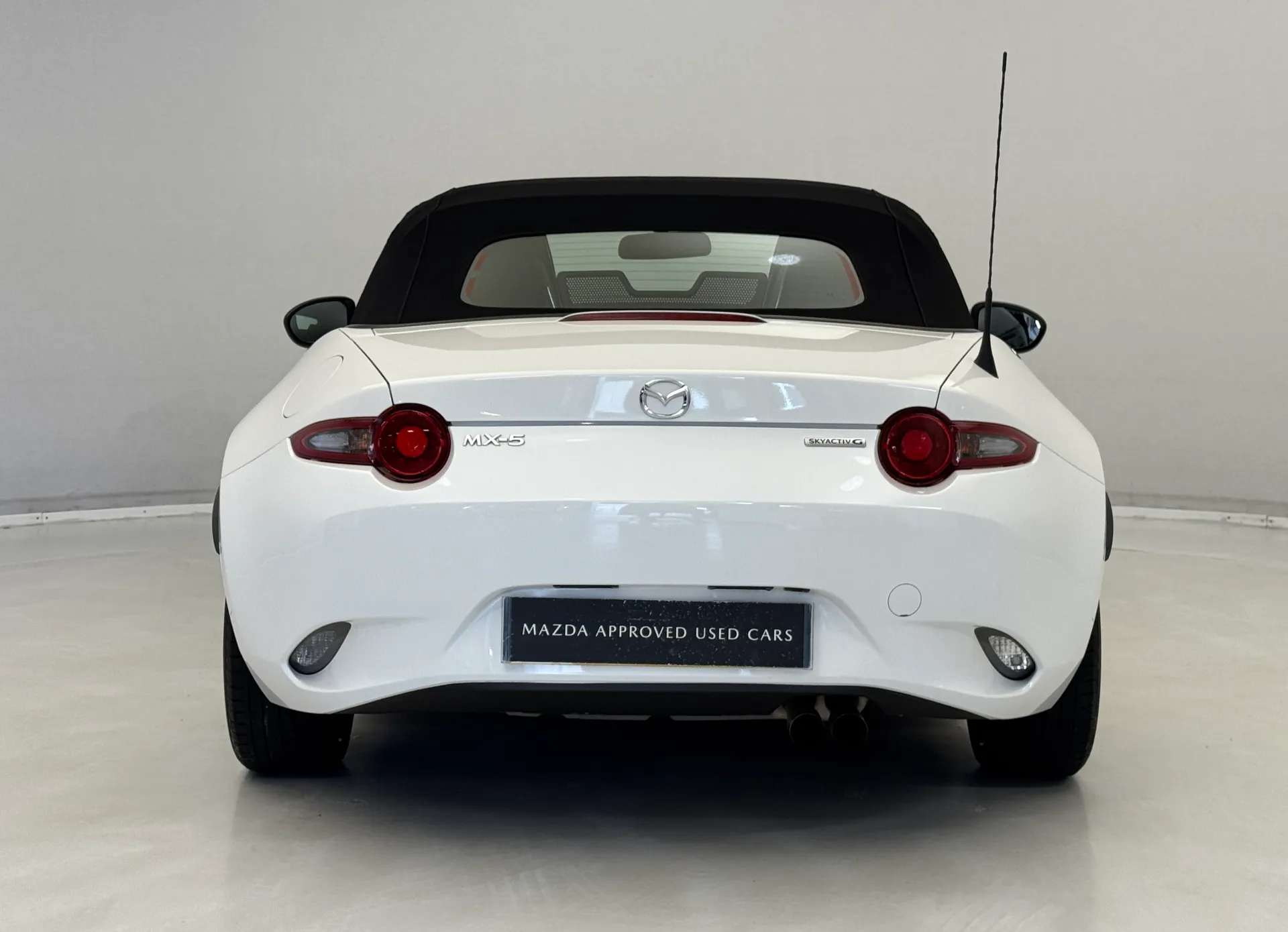 2023 MAZDA MX-5 2023 MAZDA MX-5