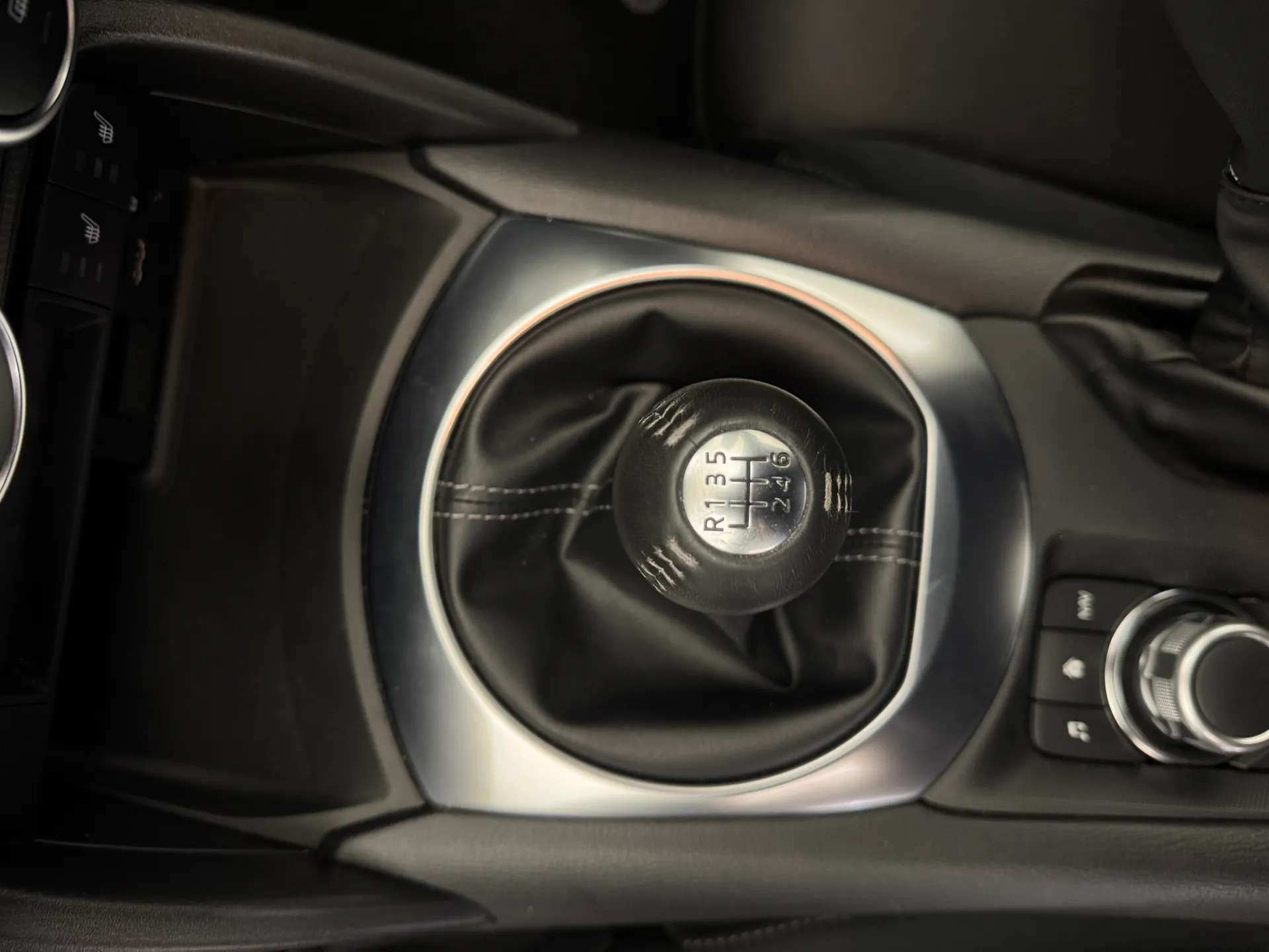 2023 MAZDA MX-5 2023 MAZDA MX-5