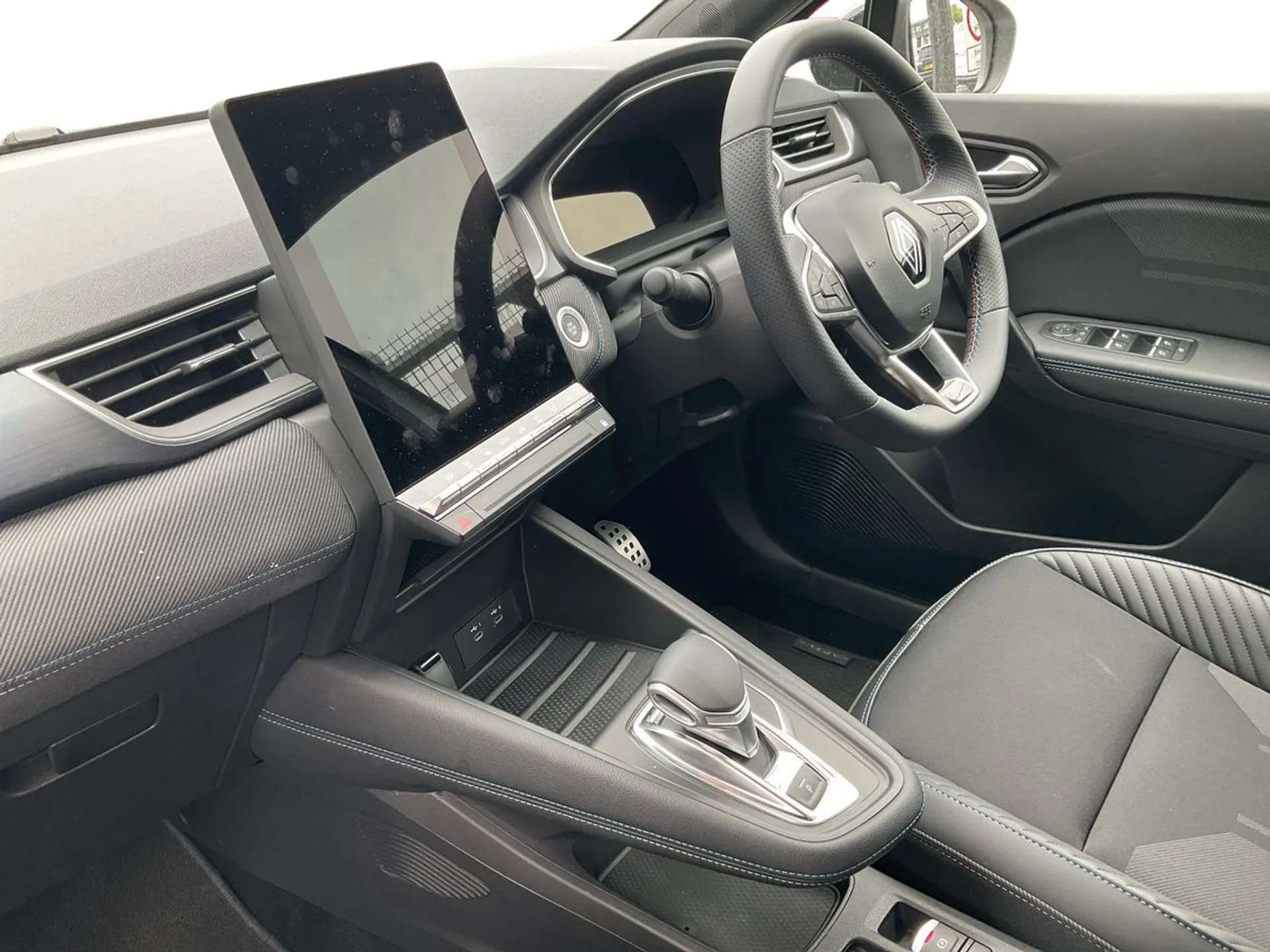 2024 RENAULT CAPTUR 2024 RENAULT CAPTUR