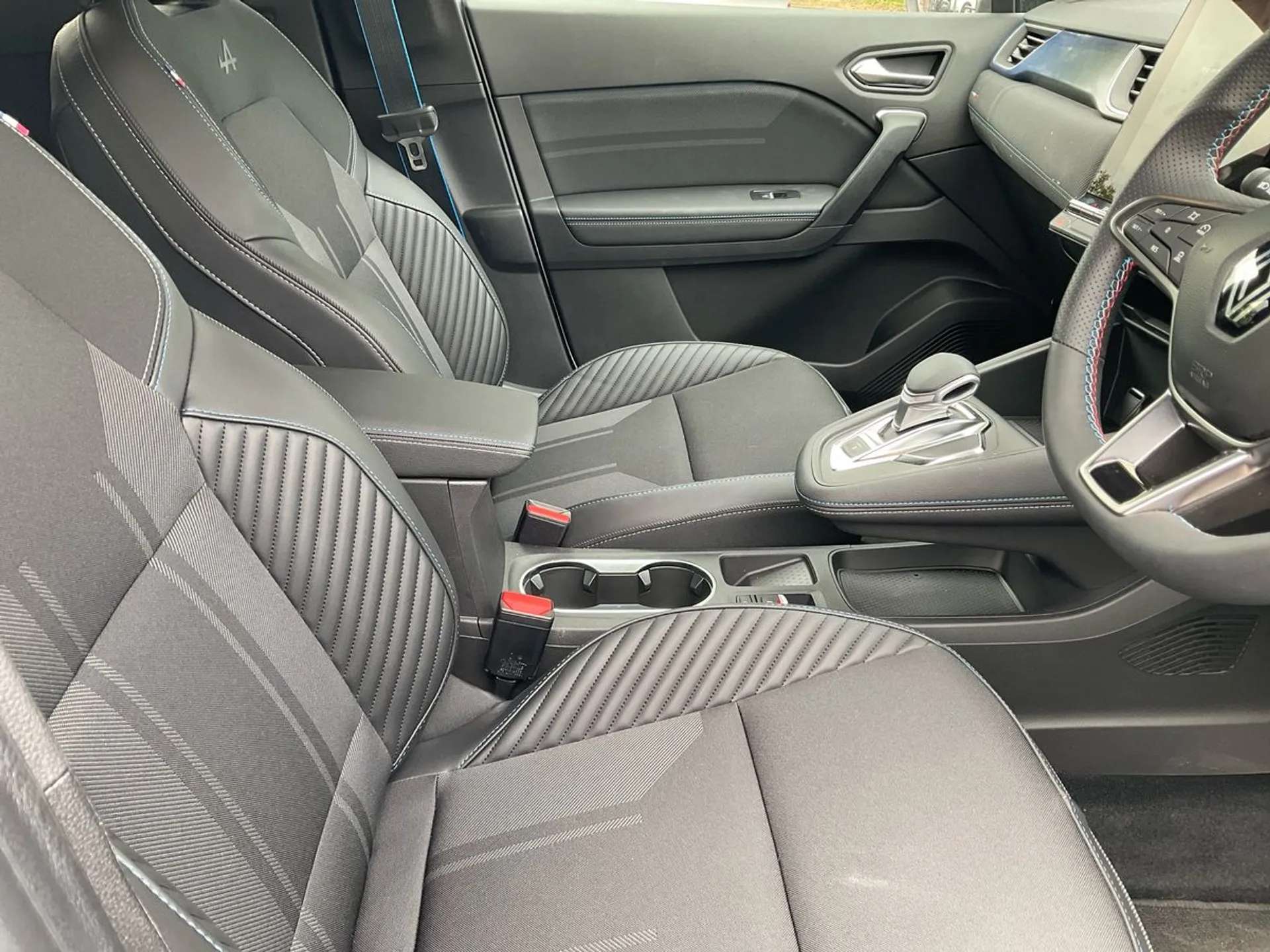 2024 RENAULT CAPTUR 2024 RENAULT CAPTUR