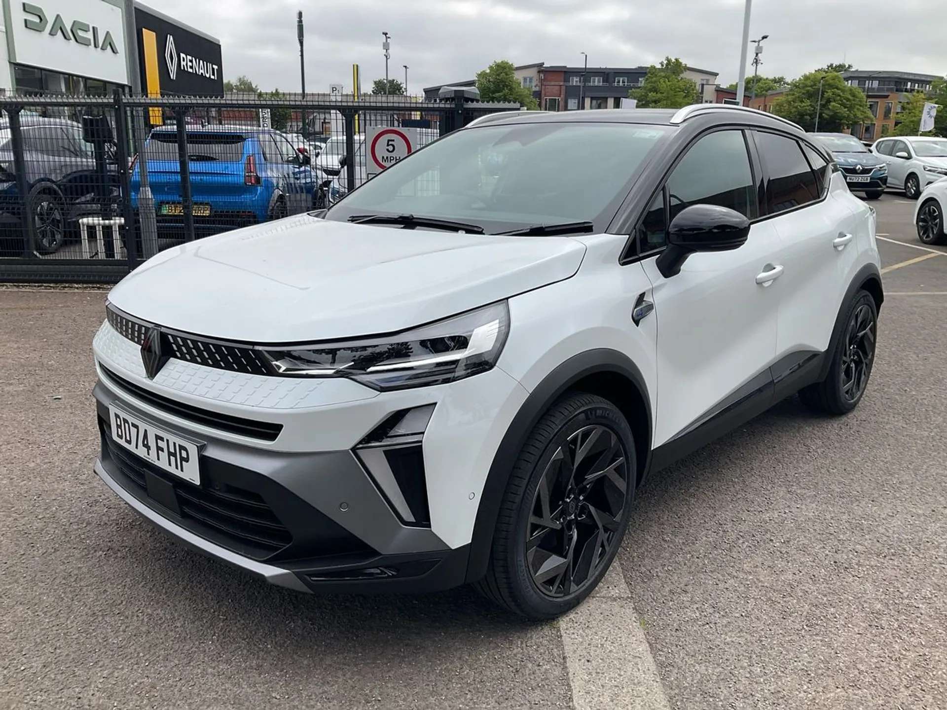 2024 RENAULT CAPTUR 2024 RENAULT CAPTUR