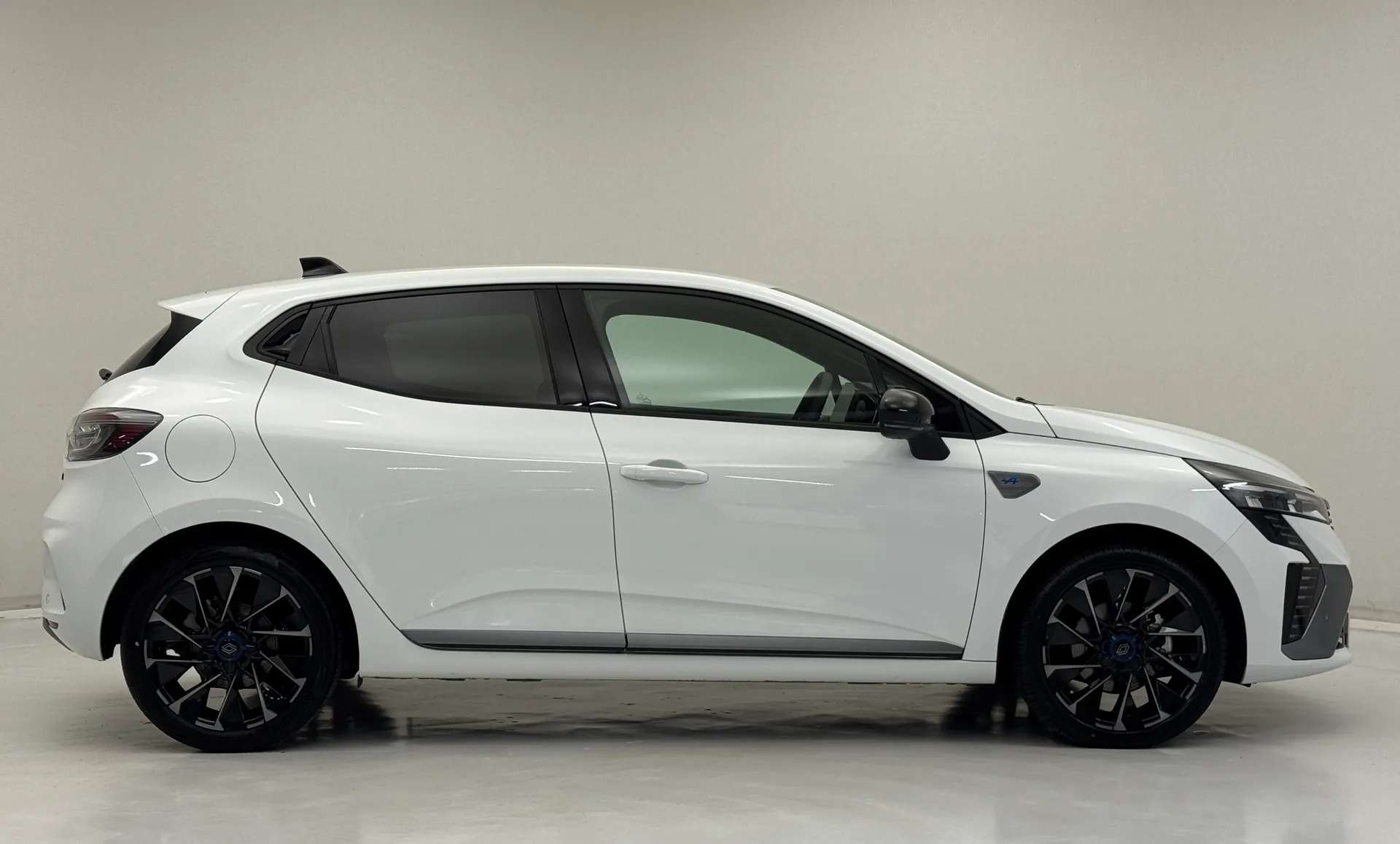 2024 RENAULT CLIO 2024 RENAULT CLIO