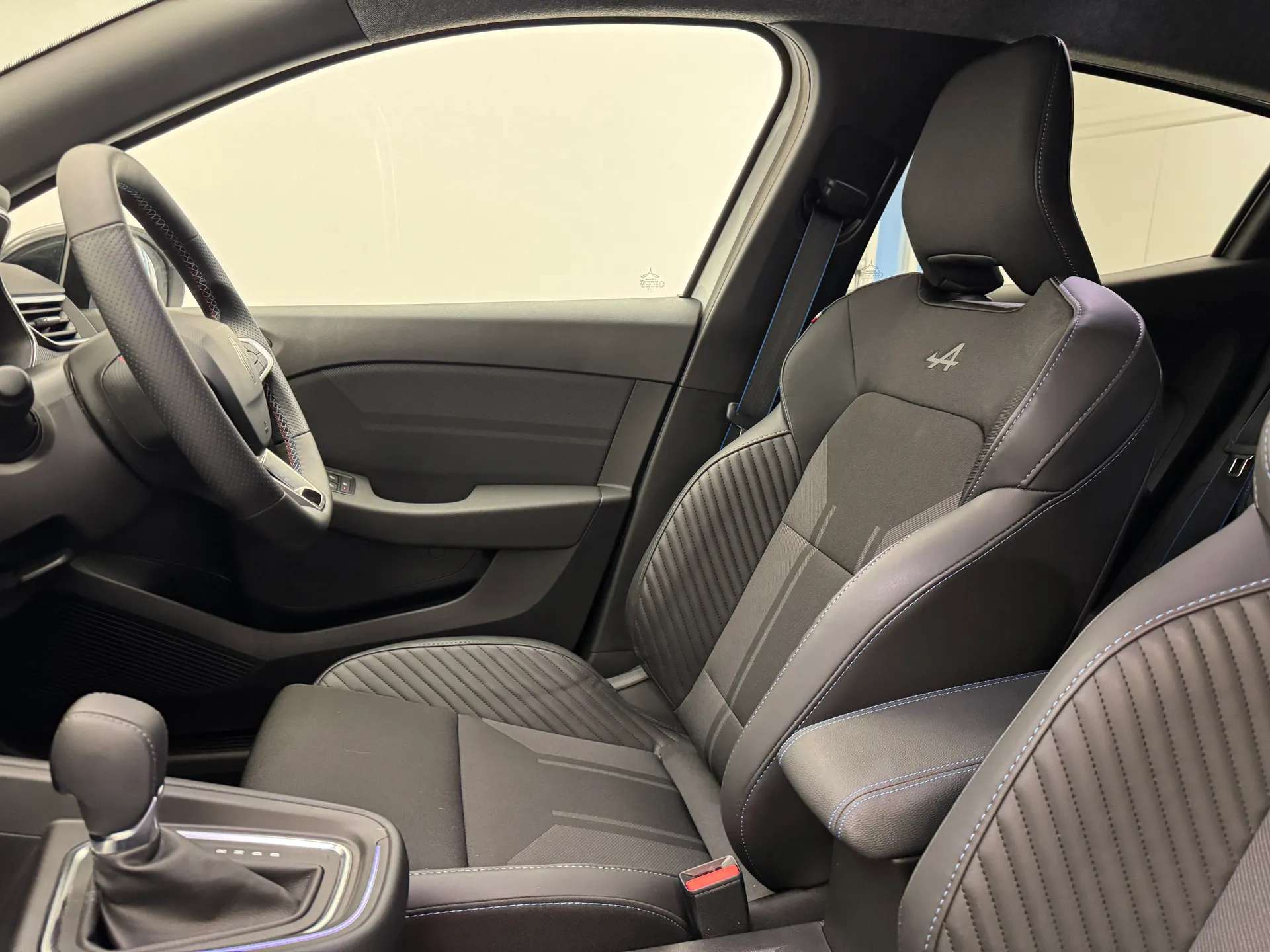 2024 RENAULT CLIO 2024 RENAULT CLIO