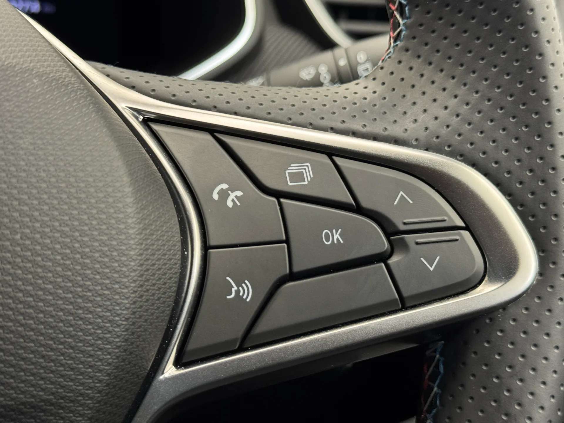 2024 RENAULT CLIO 2024 RENAULT CLIO