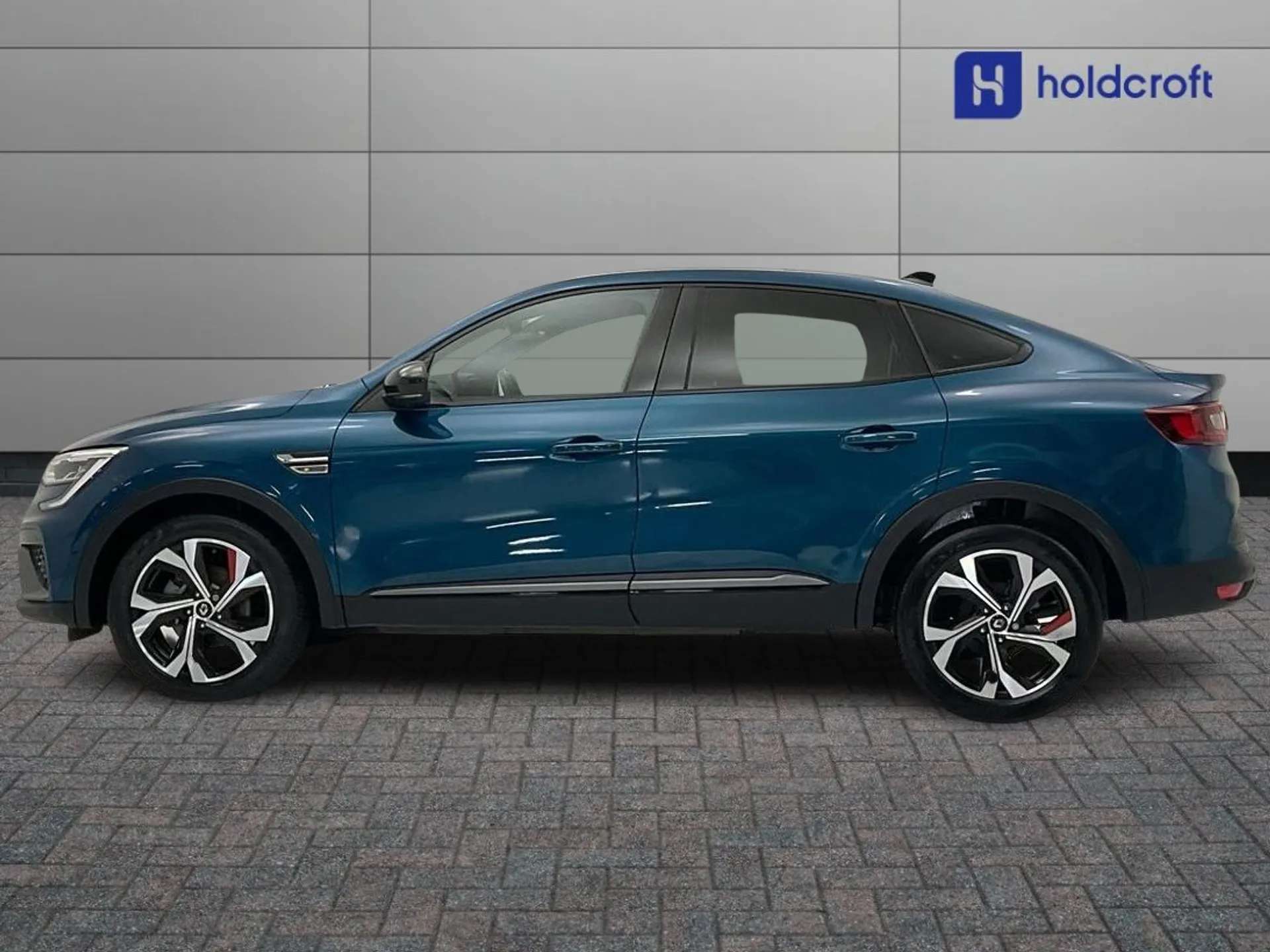 A 2022 RENAULT ARKANA 1.6 E-TECH Hybrid 145 R.S. Line 5dr Auto A 2022 RENAULT ARKANA 1.6 E-TECH Hybrid 145 R.S. Line 5dr Auto