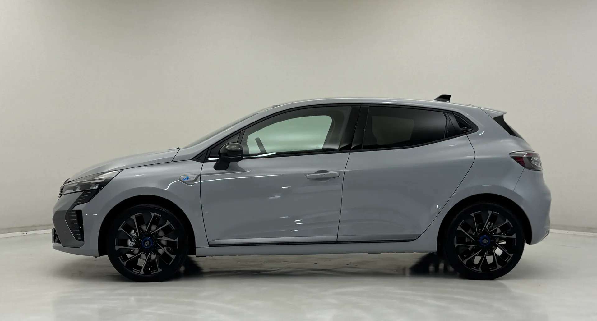 2025 RENAULT CLIO 2025 RENAULT CLIO