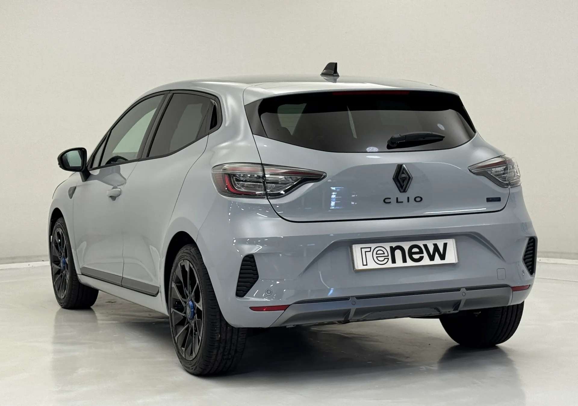 A 2025 RENAULT CLIO 1.6 E-TECH full hybrid 145 Esprit Alpine 5dr Auto A 2025 RENAULT CLIO 1.6 E-TECH full hybrid 145 Esprit Alpine 5dr Auto