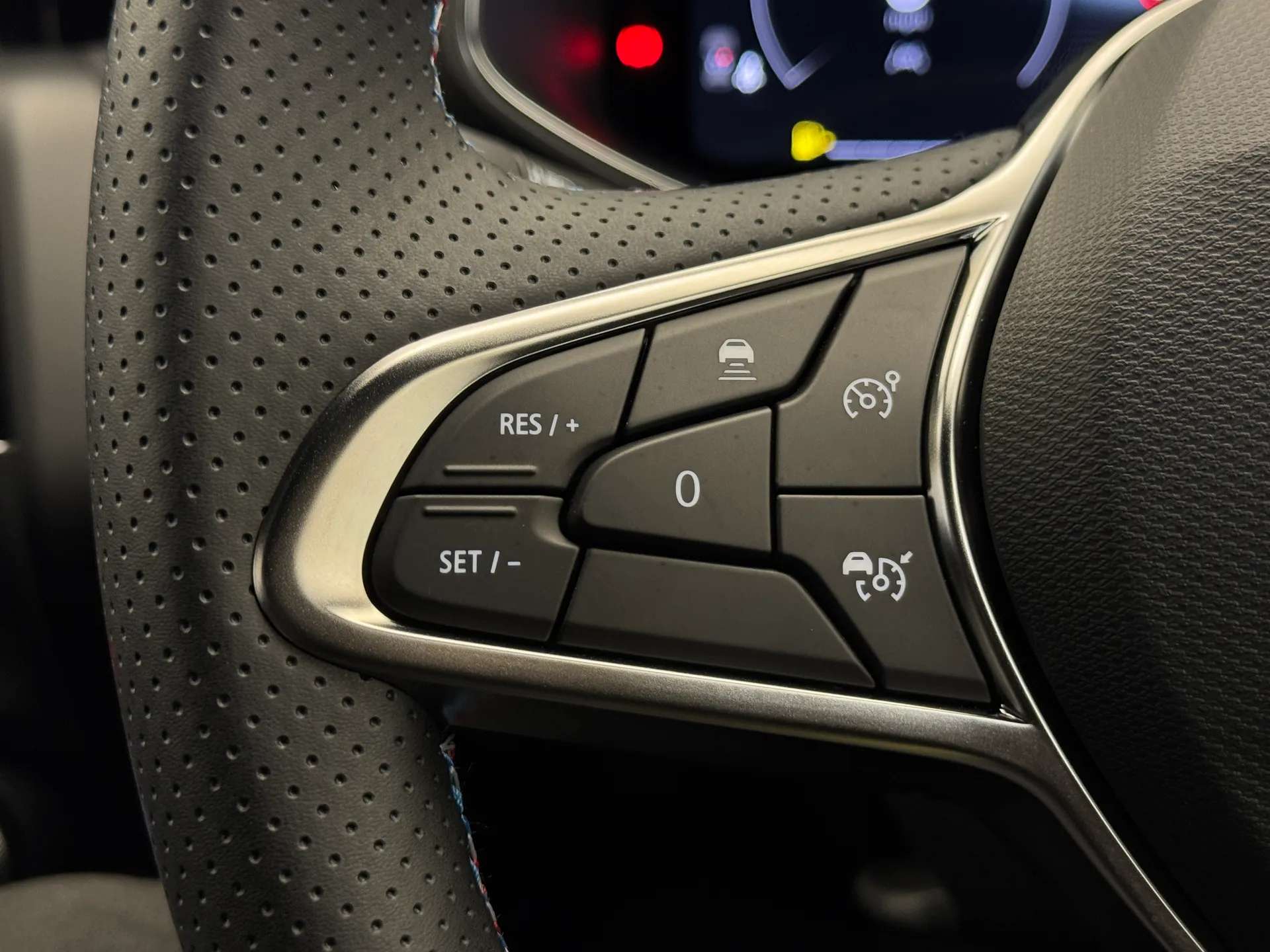 2025 RENAULT CLIO 2025 RENAULT CLIO