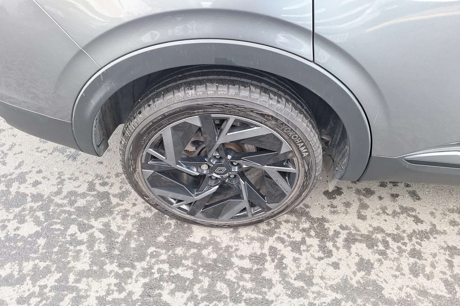 A 2023 RENAULT ARKANA 1.6 E-Tech FHEV 145 Esprit Alpine 5dr Auto A 2023 RENAULT ARKANA 1.6 E-Tech FHEV 145 Esprit Alpine 5dr Auto