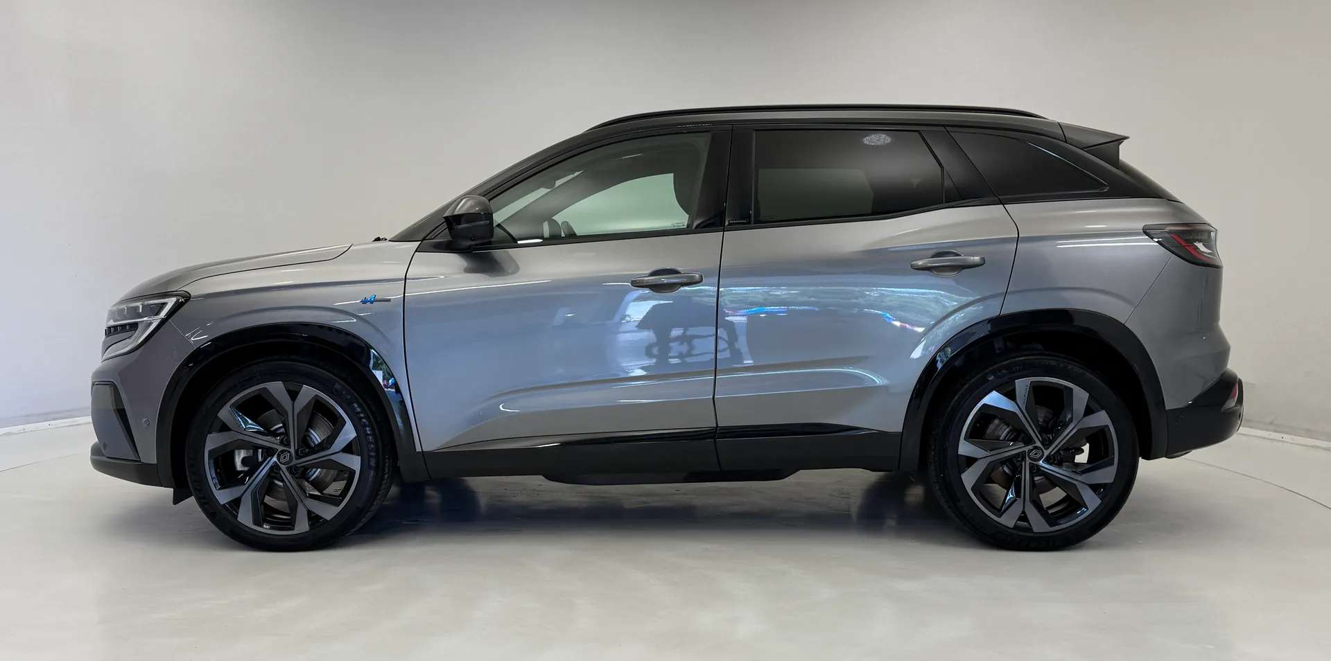 A 2023 RENAULT AUSTRAL E-Tech FHEV Techno Esprit Alpine 5dr Auto A 2023 RENAULT AUSTRAL E-Tech FHEV Techno Esprit Alpine 5dr Auto