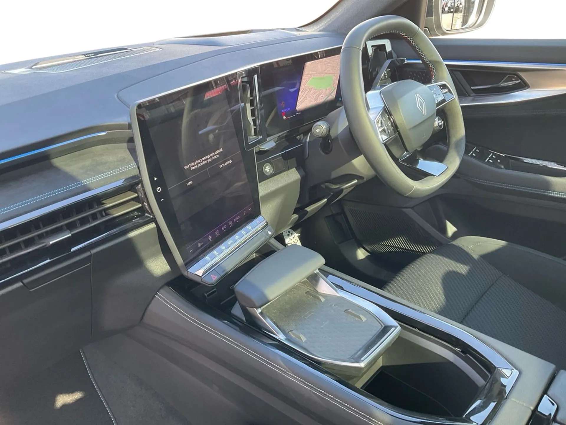 A 2024 RENAULT AUSTRAL E-Tech FHEV Iconic Esprit Alpine 5dr Auto A 2024 RENAULT AUSTRAL E-Tech FHEV Iconic Esprit Alpine 5dr Auto