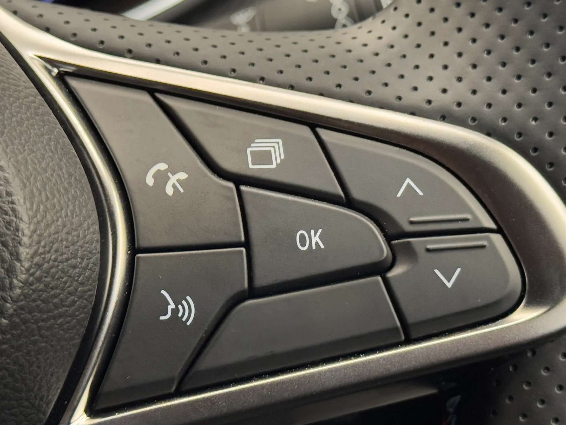 2025 RENAULT CLIO 2025 RENAULT CLIO