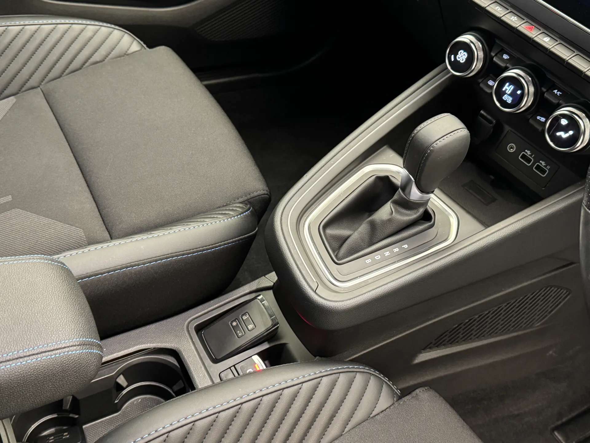2024 RENAULT CLIO 2024 RENAULT CLIO