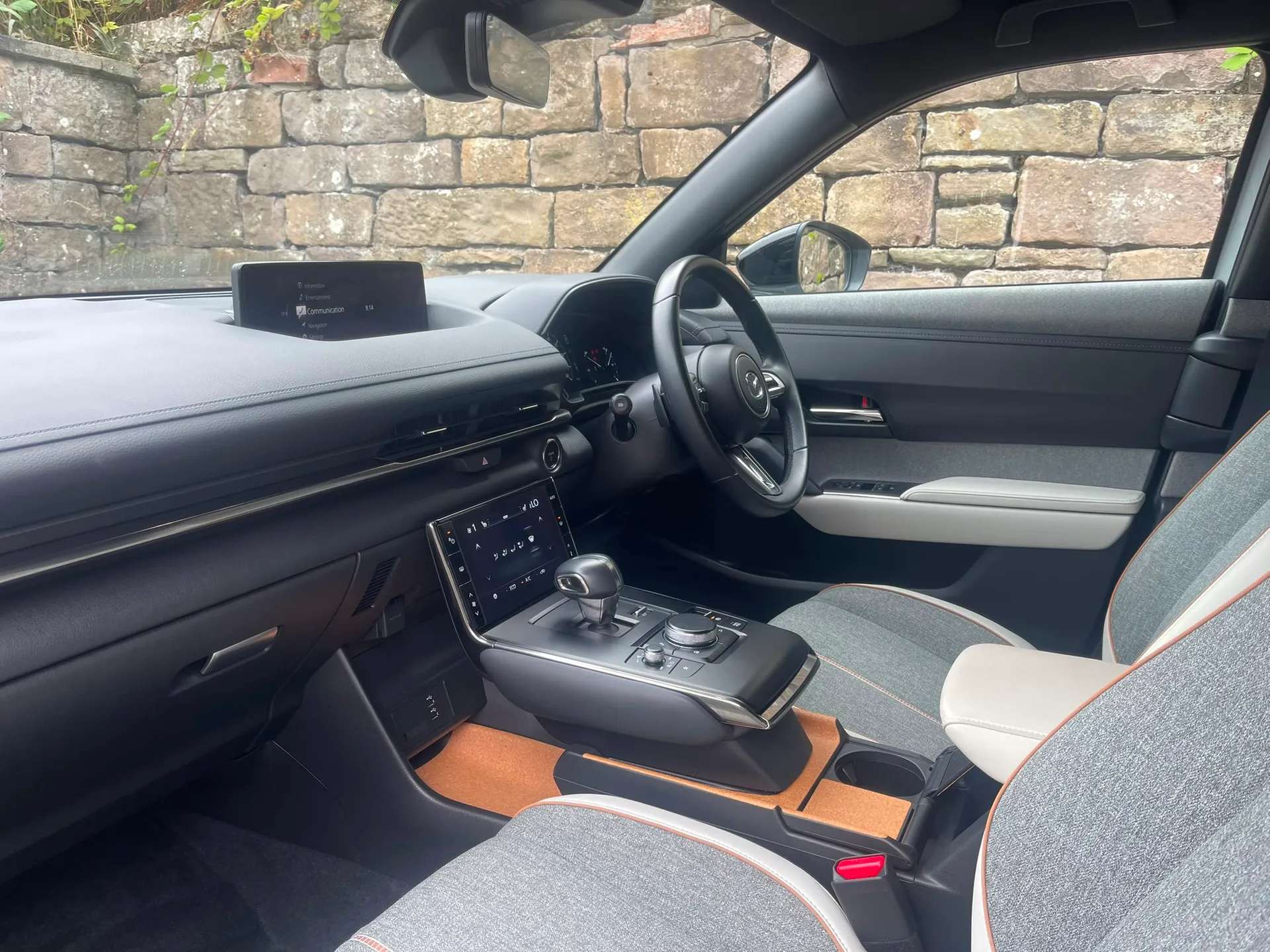 A 2025 MAZDA MX-30 125kW R-EV Exclusive Line 5dr Auto âRADAR CRUISEâCAMERAâNAVâ A 2025 MAZDA MX-30 125kW R-EV Exclusive Line 5dr Auto âRADAR CRUISEâCAMERAâNAVâ