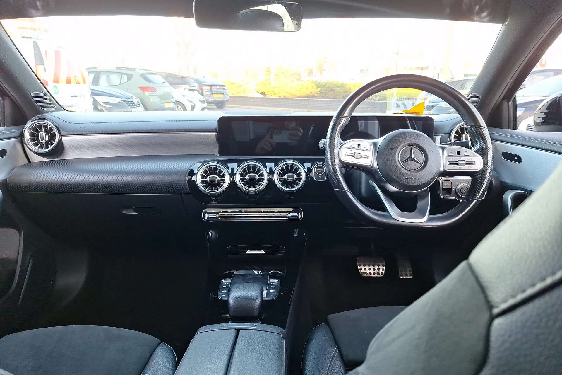 A 2021 MERCEDES-BENZ A-CLASS A200d Exclusive Edition 5dr Auto A 2021 MERCEDES-BENZ A-CLASS A200d Exclusive Edition 5dr Auto