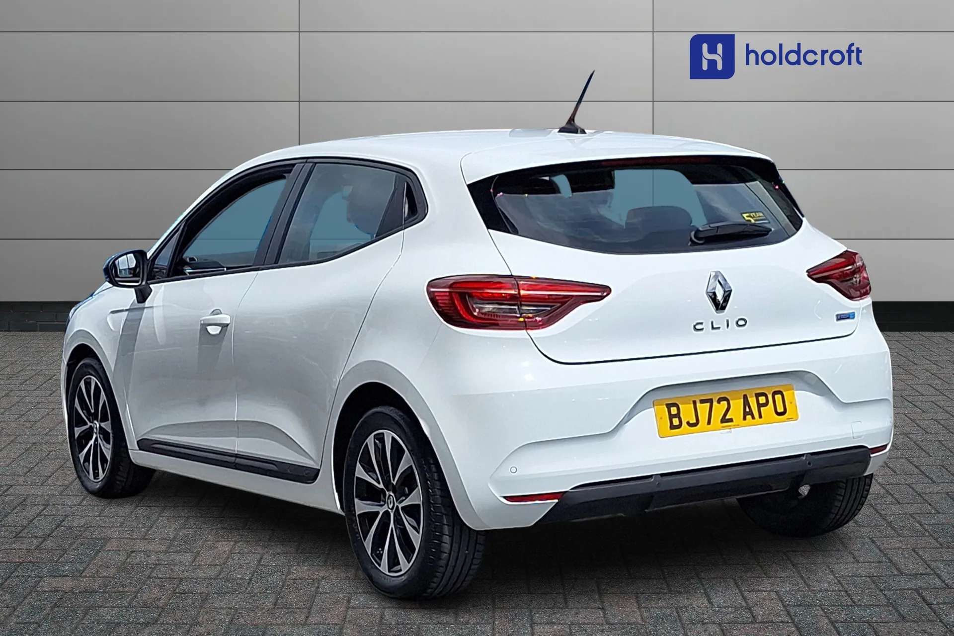 A 2022 RENAULT CLIO 1.6 E-TECH full hybrid 145 Evolution 5dr Auto A 2022 RENAULT CLIO 1.6 E-TECH full hybrid 145 Evolution 5dr Auto
