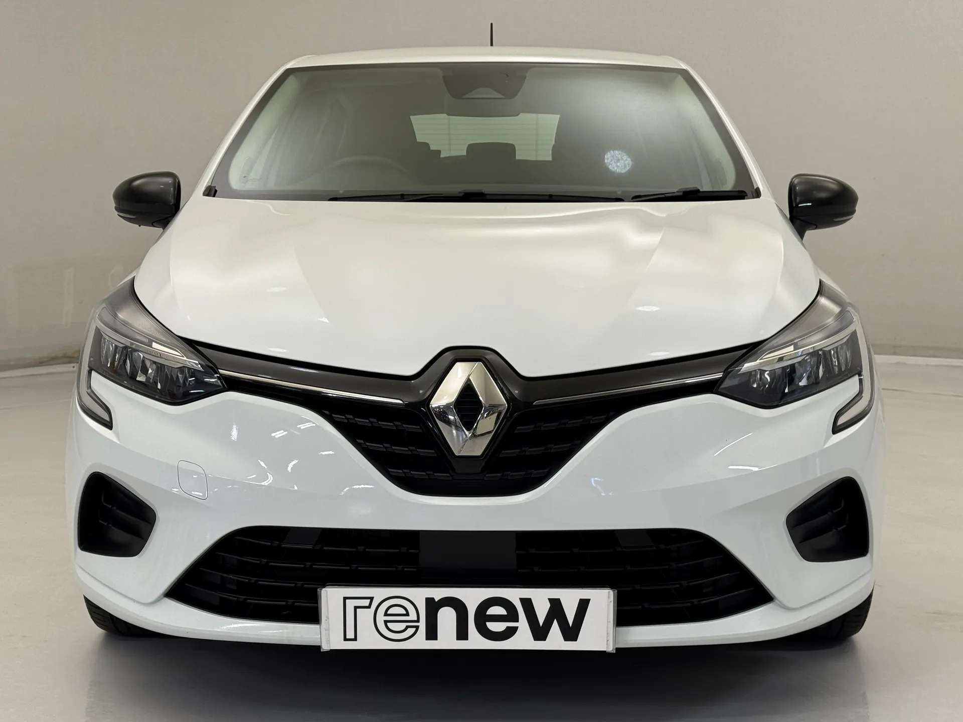 A 2022 RENAULT CLIO 1.6 E-TECH full hybrid 145 Evolution 5dr Auto A 2022 RENAULT CLIO 1.6 E-TECH full hybrid 145 Evolution 5dr Auto