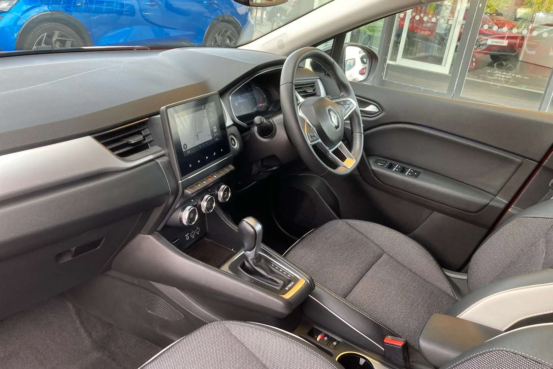 A 2021 RENAULT CAPTUR 1.6 E-TECH Hybrid 145 S Edition 5dr Auto A 2021 RENAULT CAPTUR 1.6 E-TECH Hybrid 145 S Edition 5dr Auto