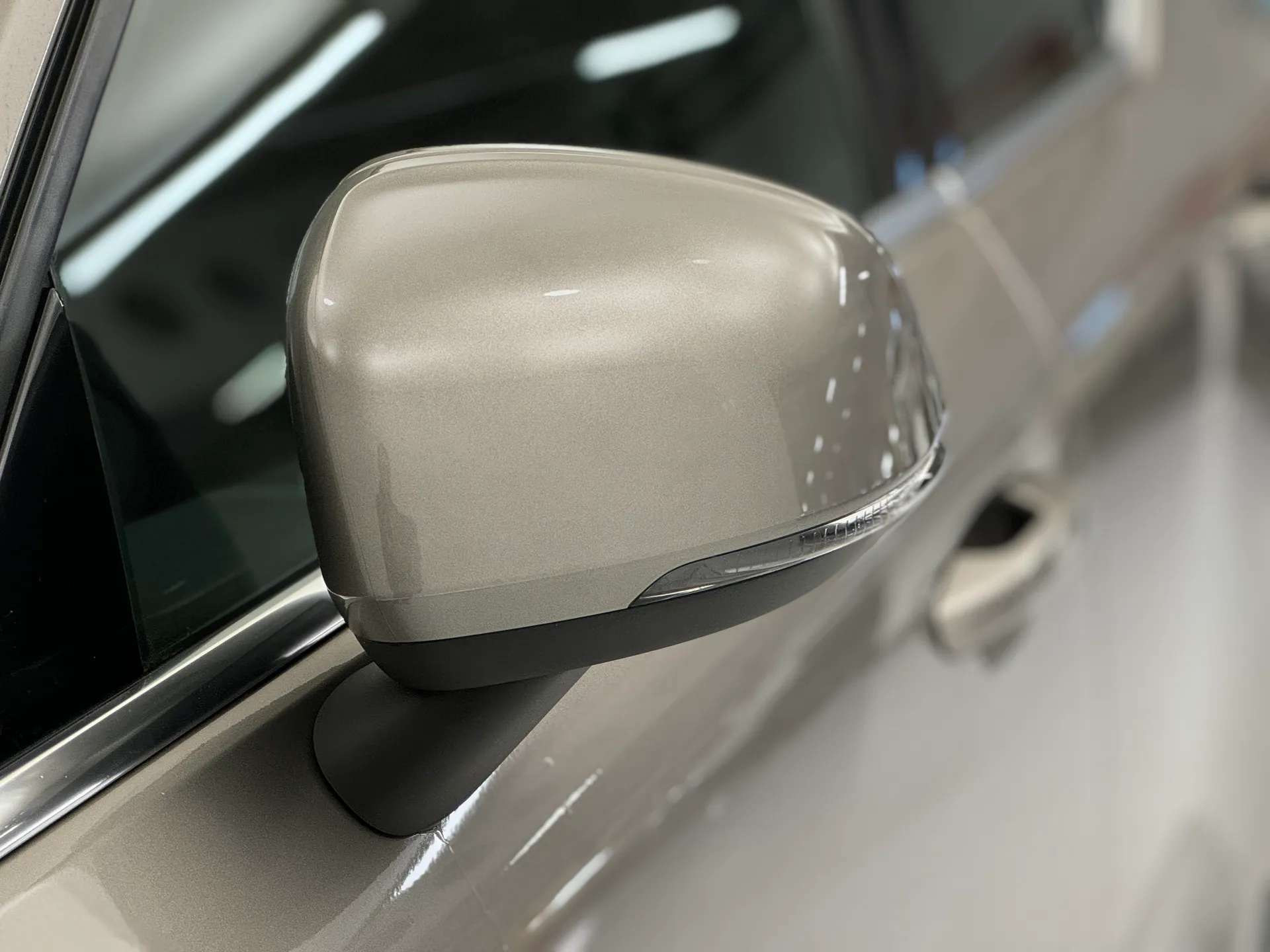 2020 VOLVO XC40 2020 VOLVO XC40