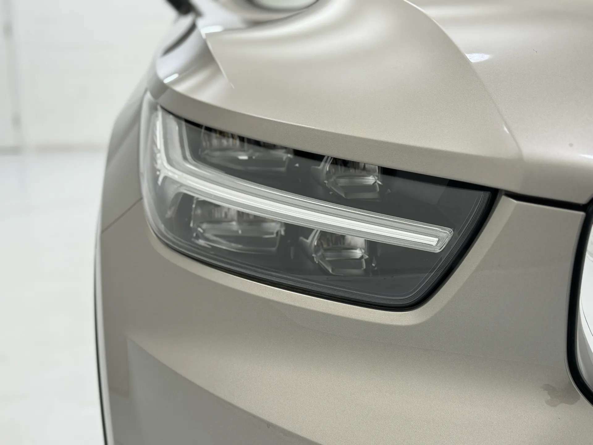 2020 VOLVO XC40 2020 VOLVO XC40