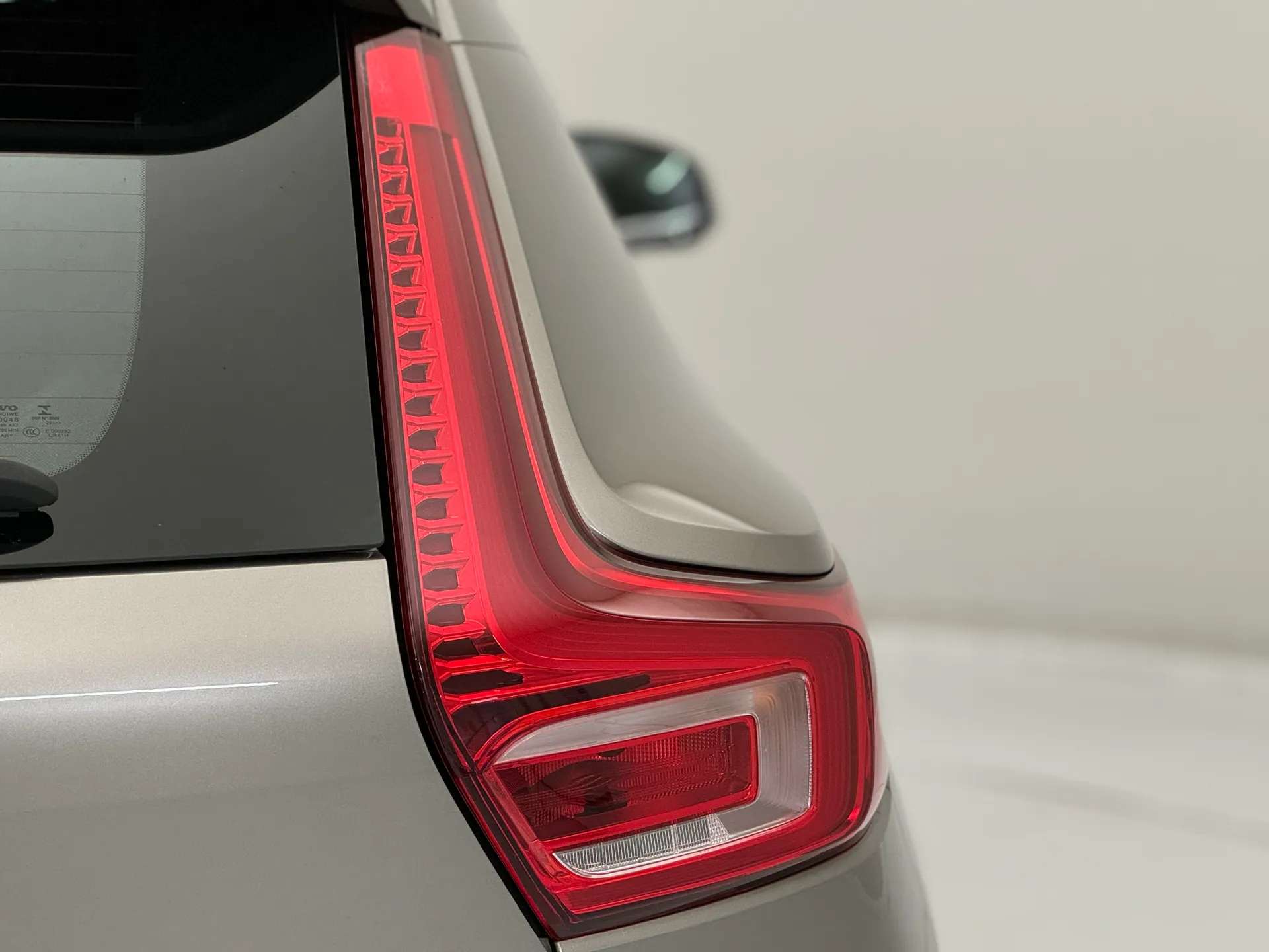 2020 VOLVO XC40 2020 VOLVO XC40
