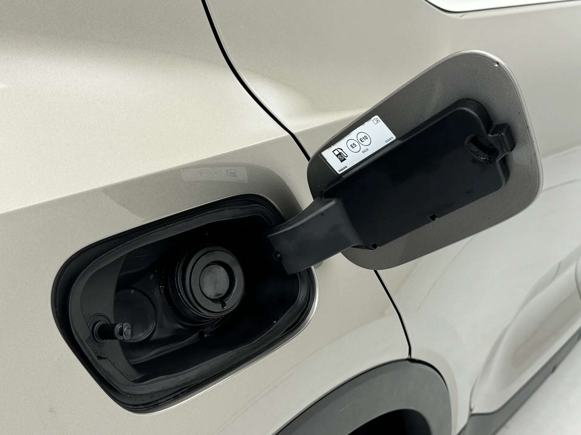 2020 VOLVO XC40 2020 VOLVO XC40