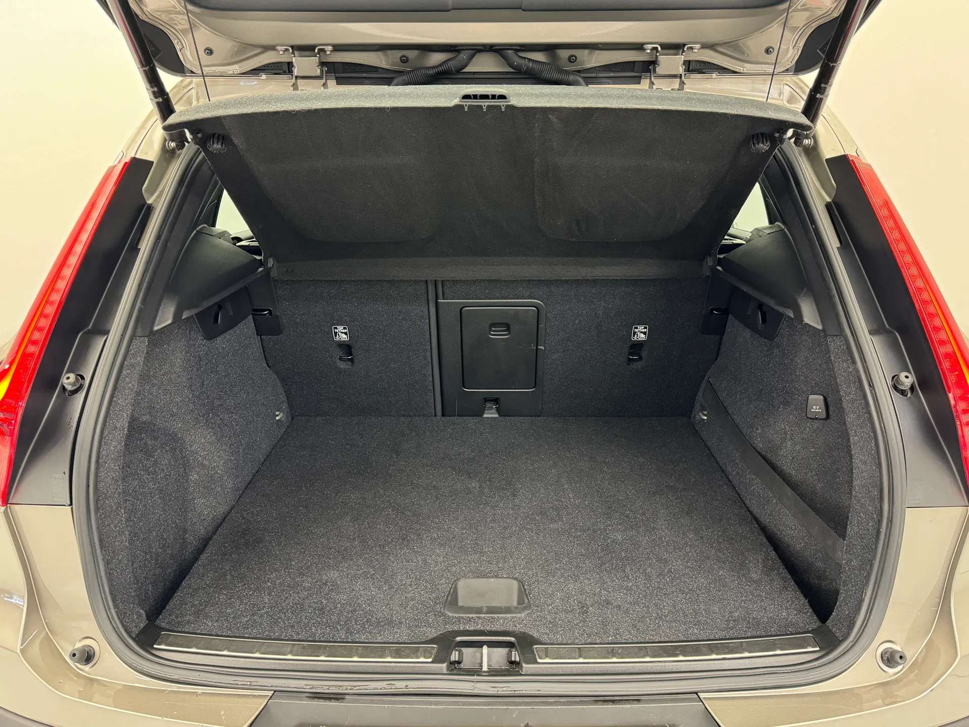 2020 VOLVO XC40 2020 VOLVO XC40