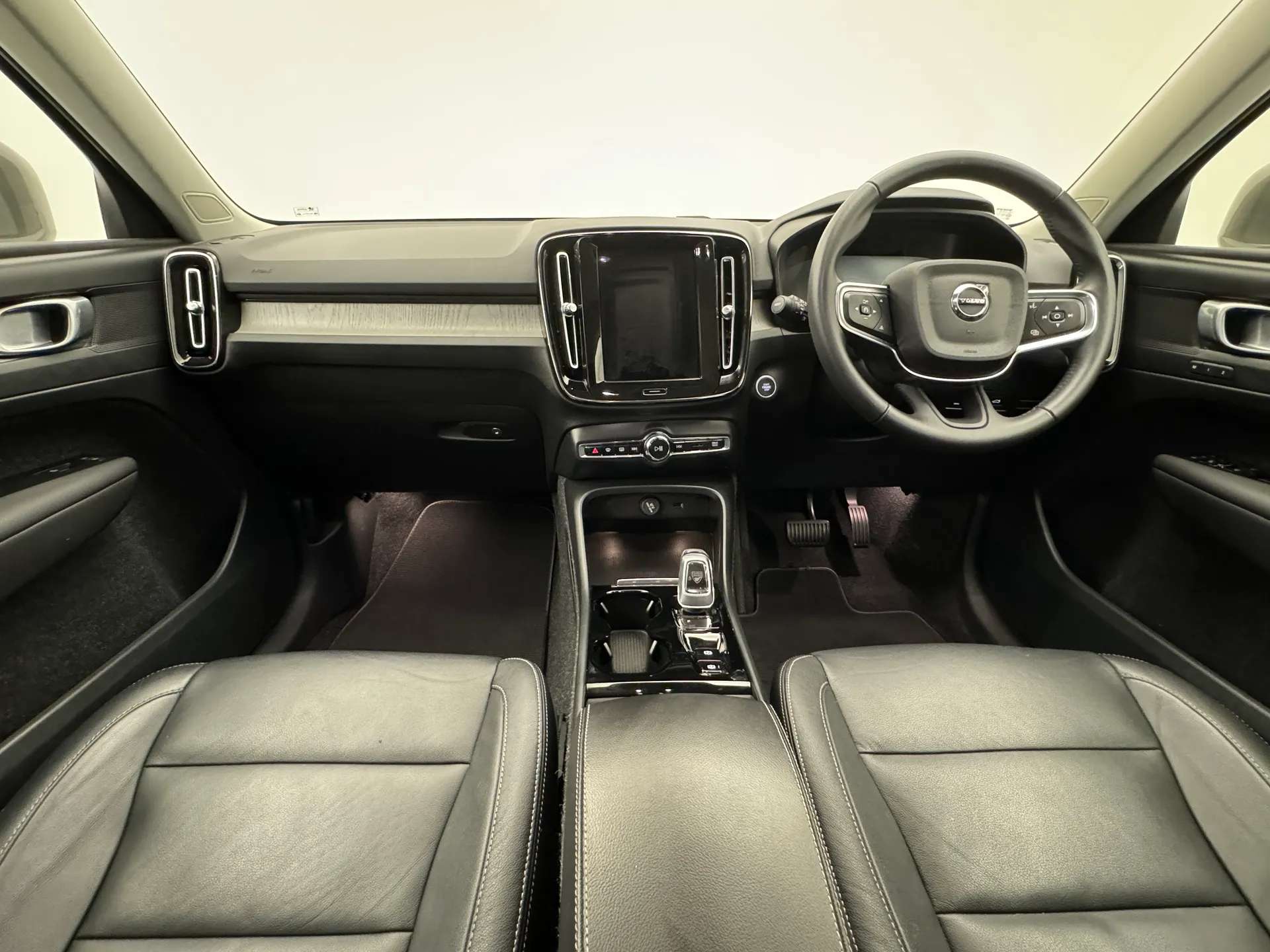 2020 VOLVO XC40 2020 VOLVO XC40