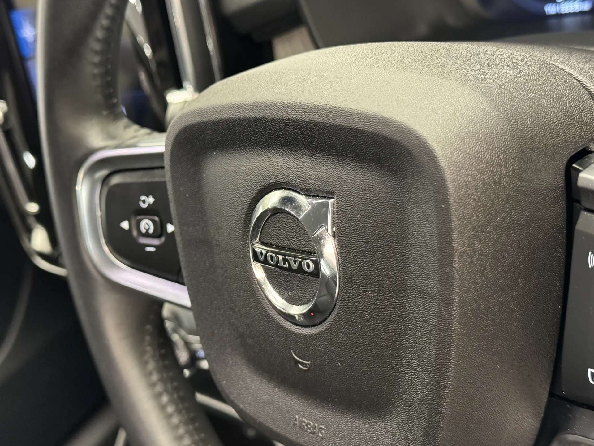 2020 VOLVO XC40 2020 VOLVO XC40