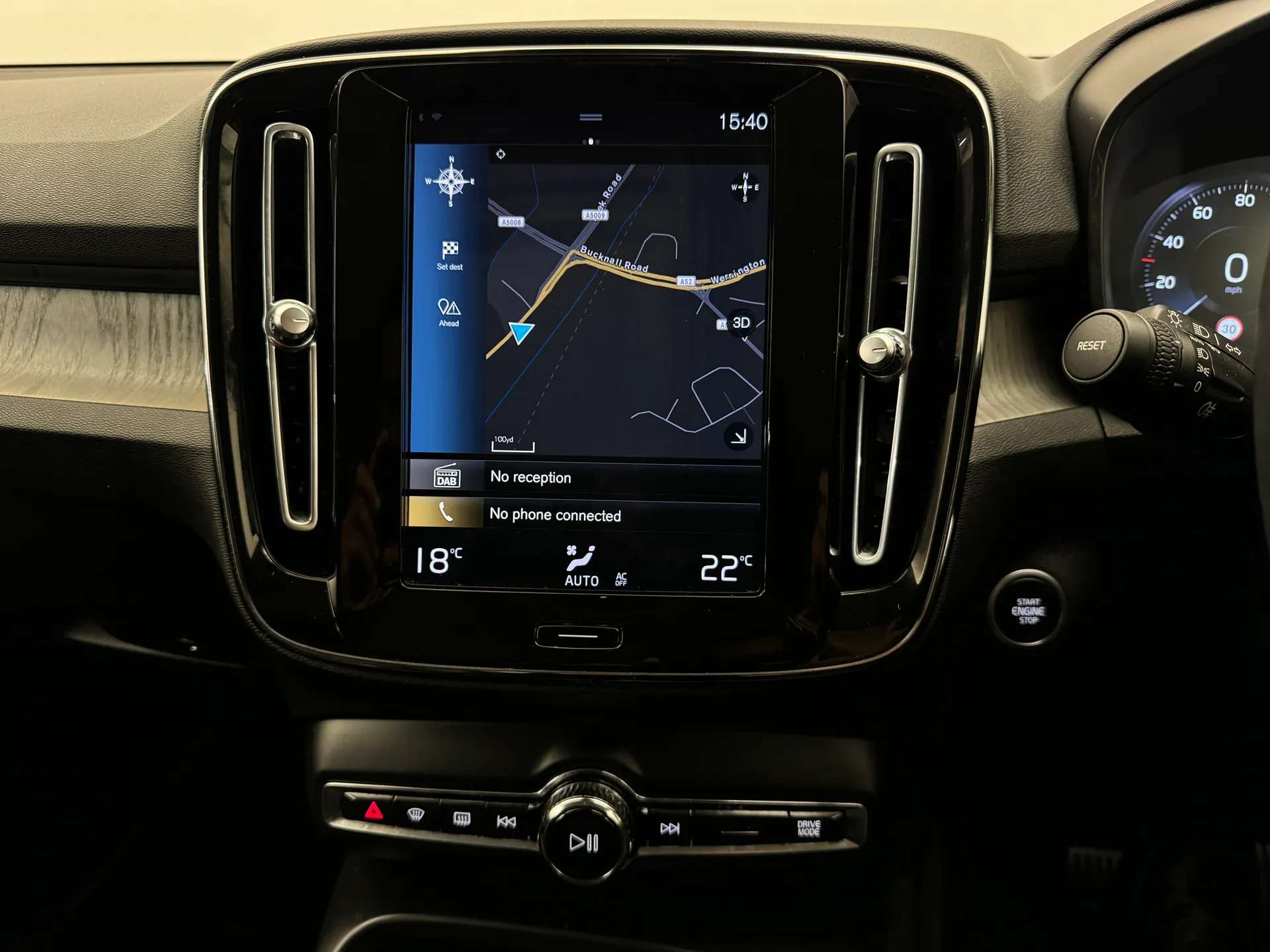 2020 VOLVO XC40 2020 VOLVO XC40