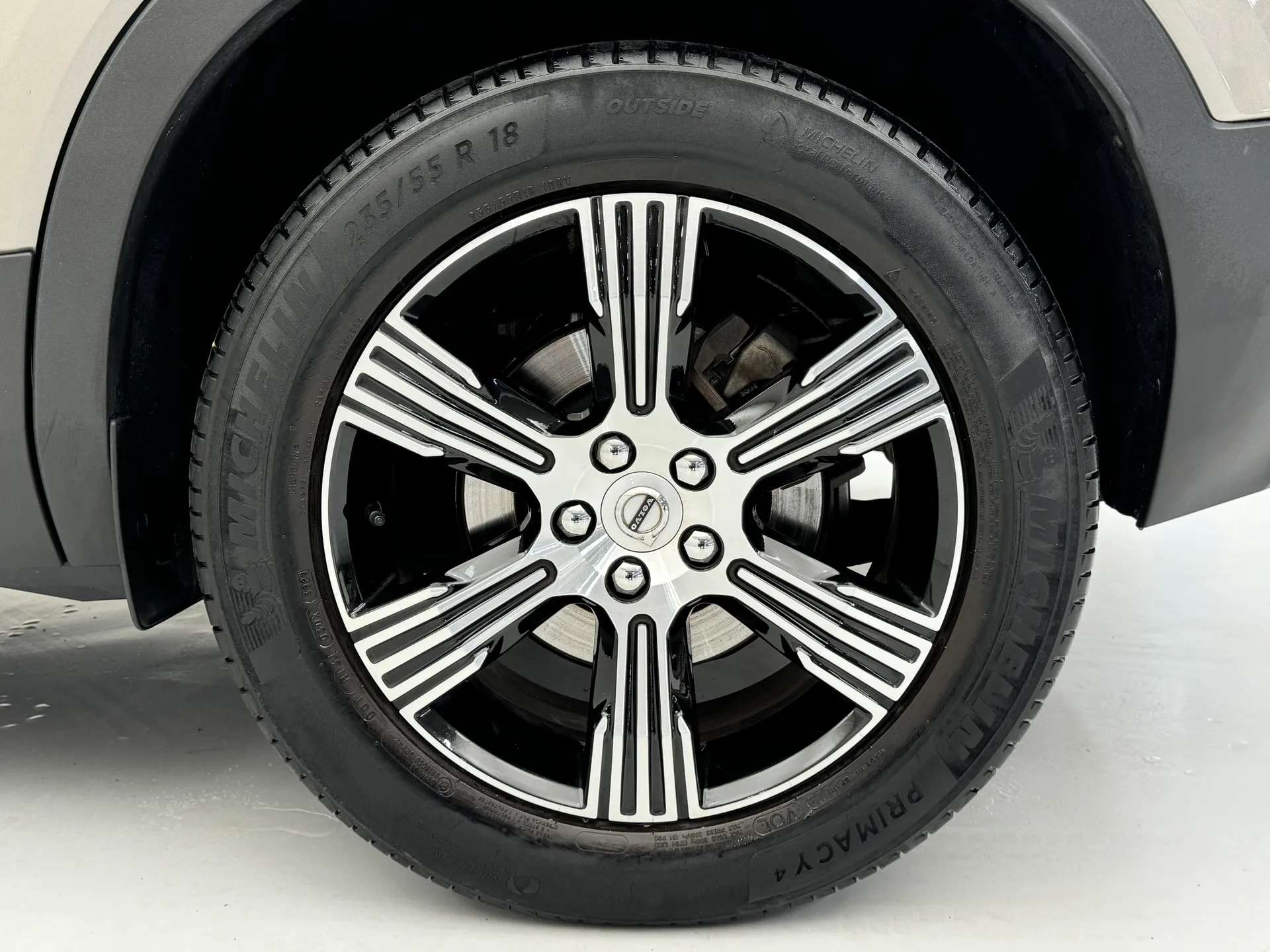 2020 VOLVO XC40 2020 VOLVO XC40