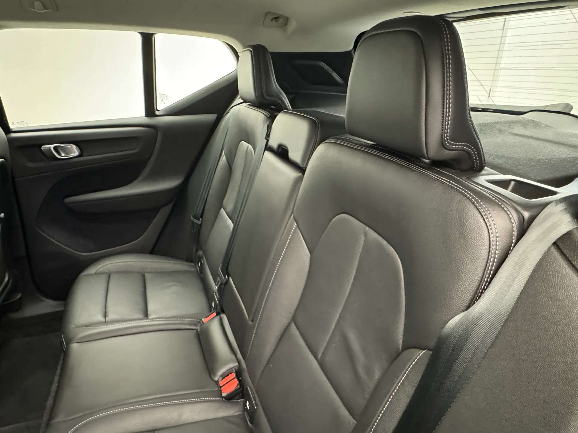 2020 VOLVO XC40 2020 VOLVO XC40