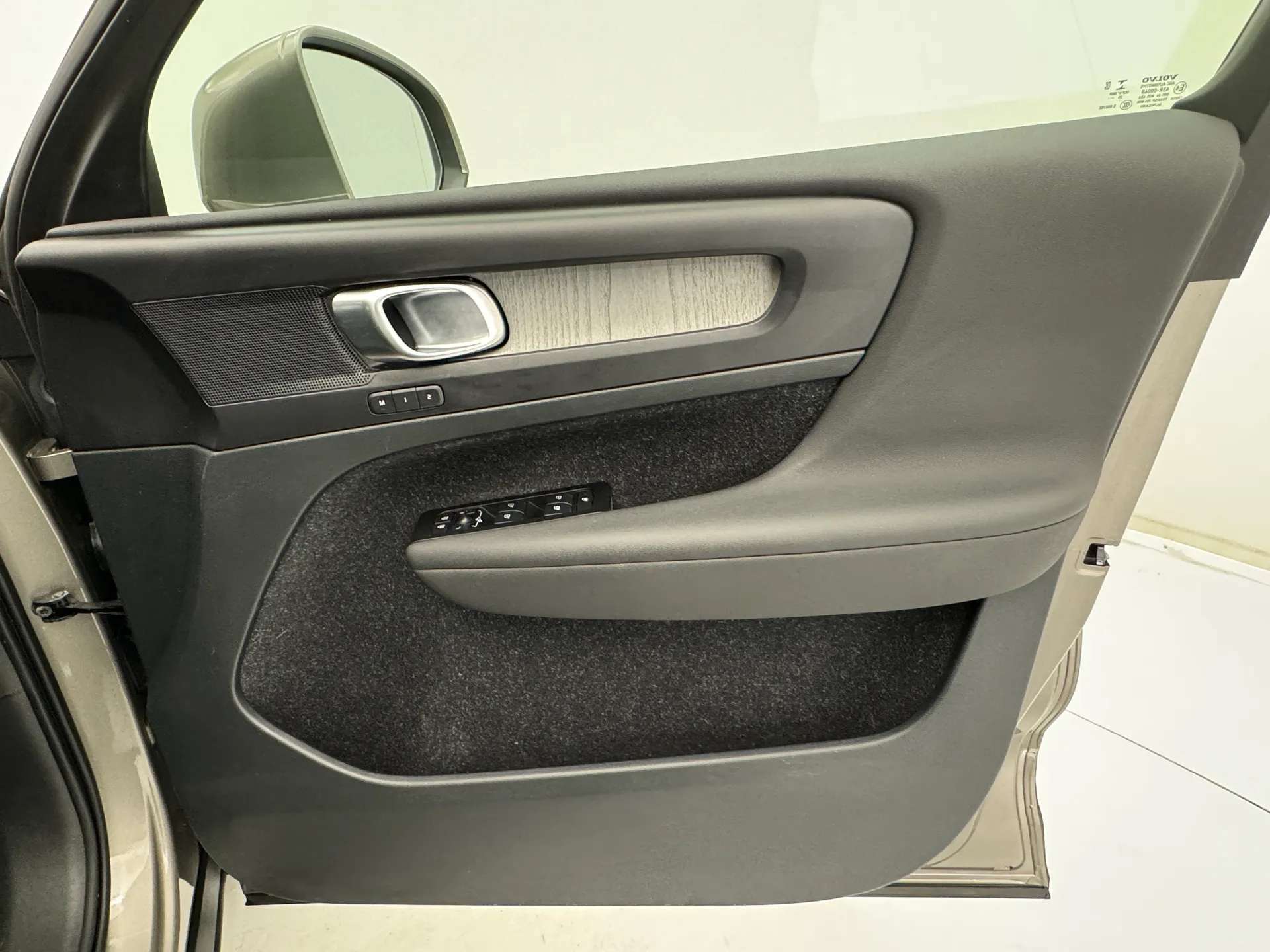 2020 VOLVO XC40 2020 VOLVO XC40