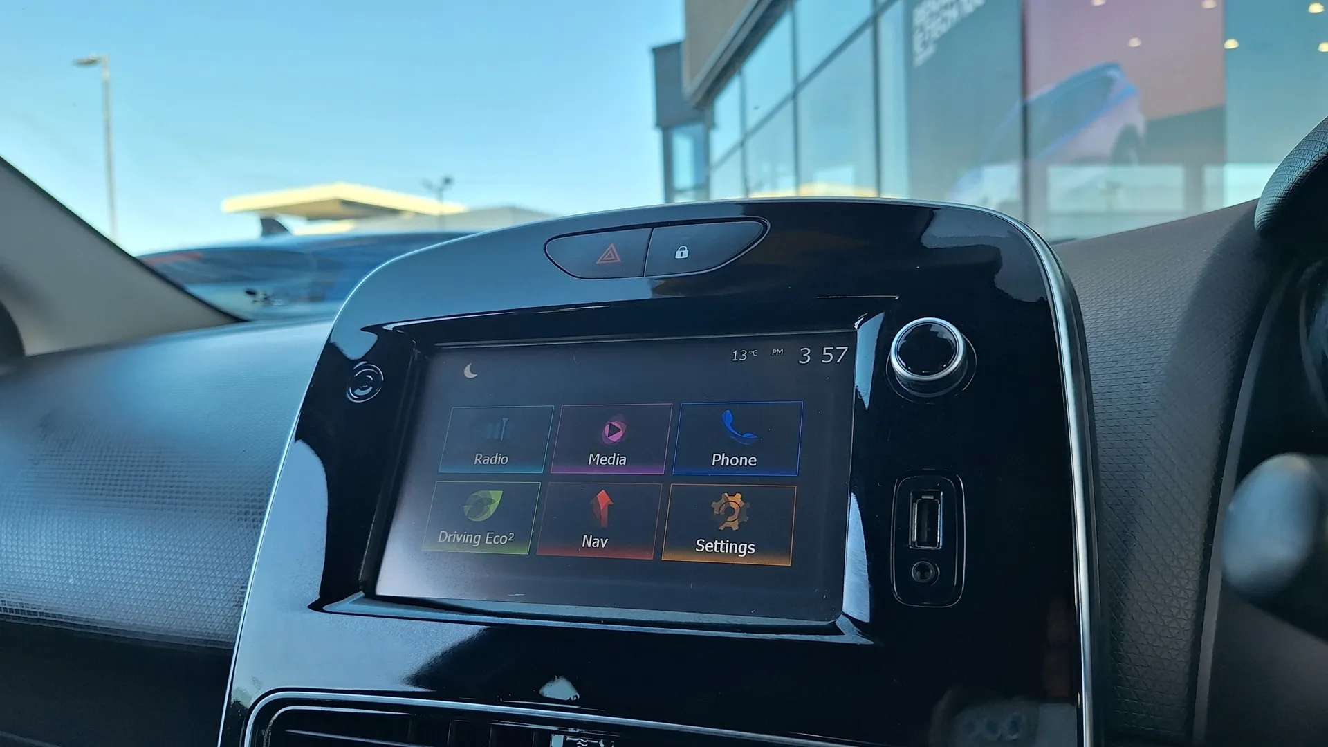 2018 RENAULT CLIO 2018 RENAULT CLIO