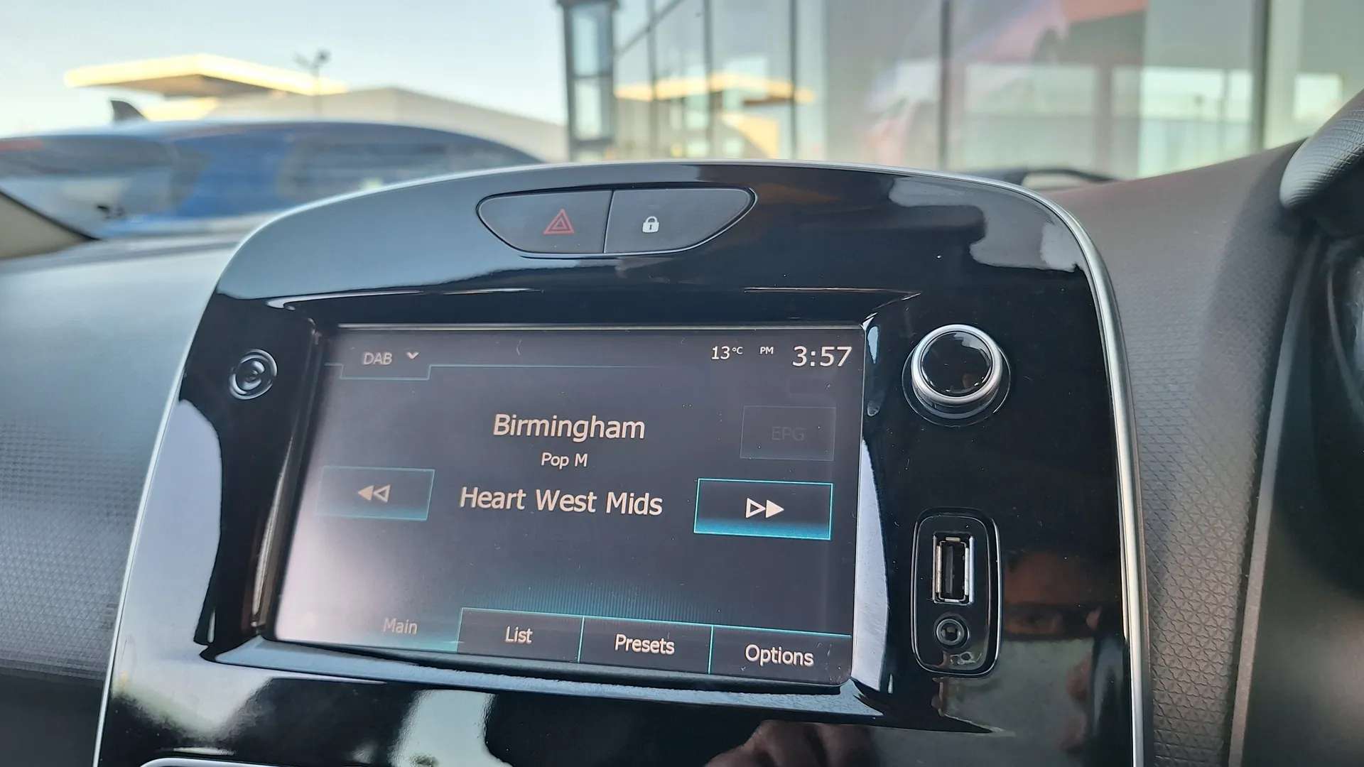 2018 RENAULT CLIO 2018 RENAULT CLIO