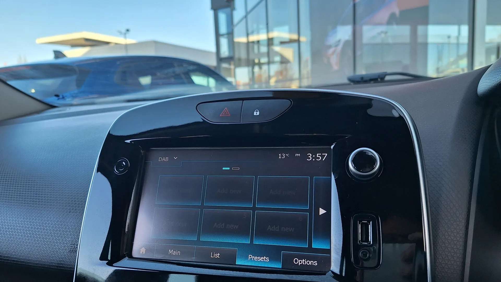 2018 RENAULT CLIO 2018 RENAULT CLIO