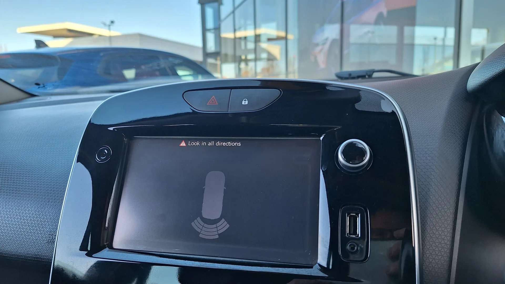 2018 RENAULT CLIO 2018 RENAULT CLIO