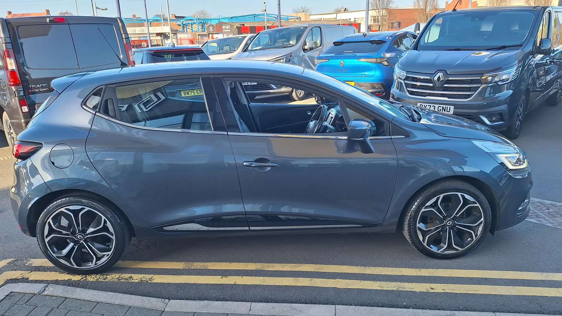 A 2018 RENAULT CLIO 0.9 TCE 90 Dynamique S Nav 5dr A 2018 RENAULT CLIO 0.9 TCE 90 Dynamique S Nav 5dr