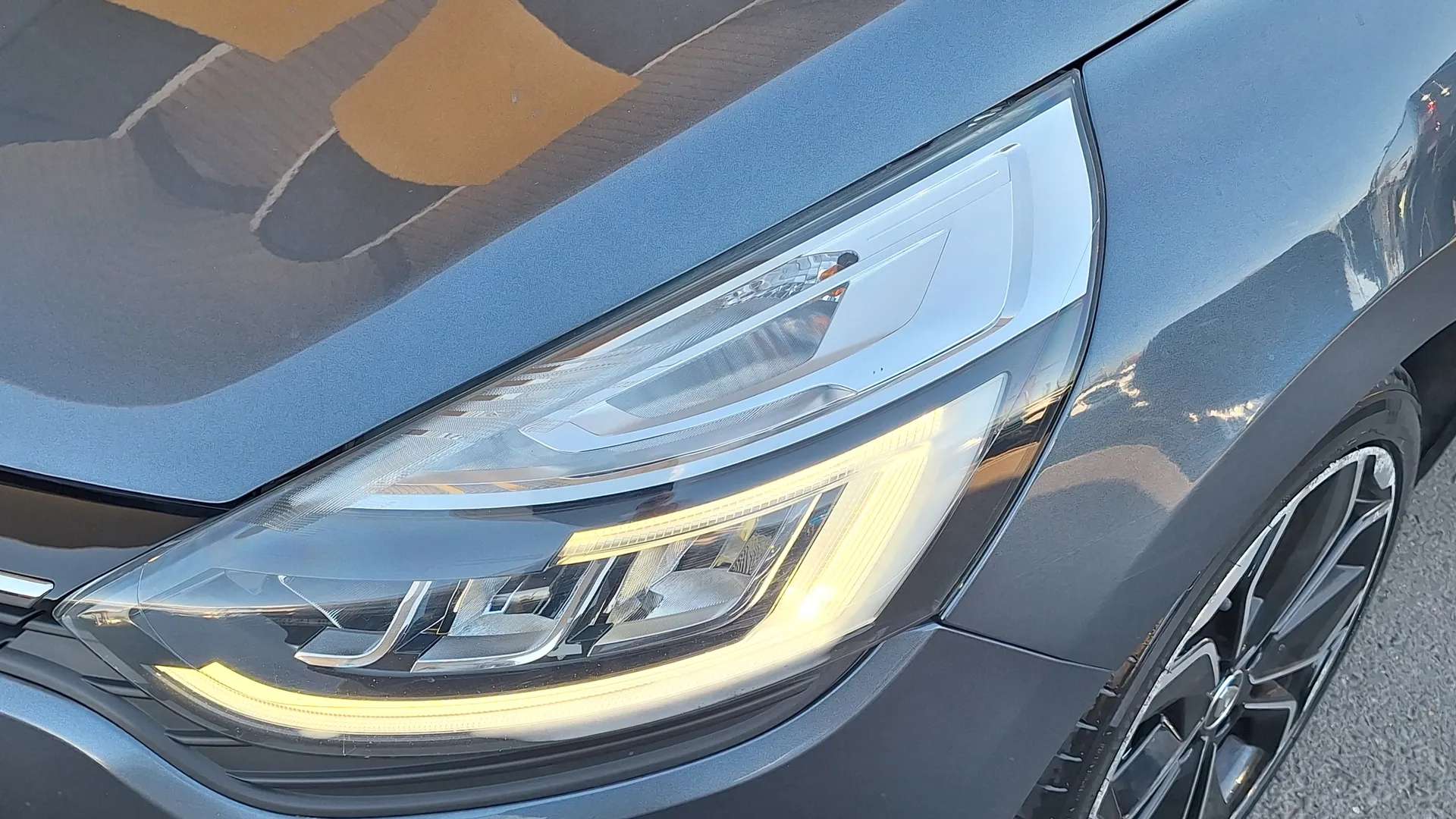 A 2018 RENAULT CLIO 0.9 TCE 90 Dynamique S Nav 5dr A 2018 RENAULT CLIO 0.9 TCE 90 Dynamique S Nav 5dr