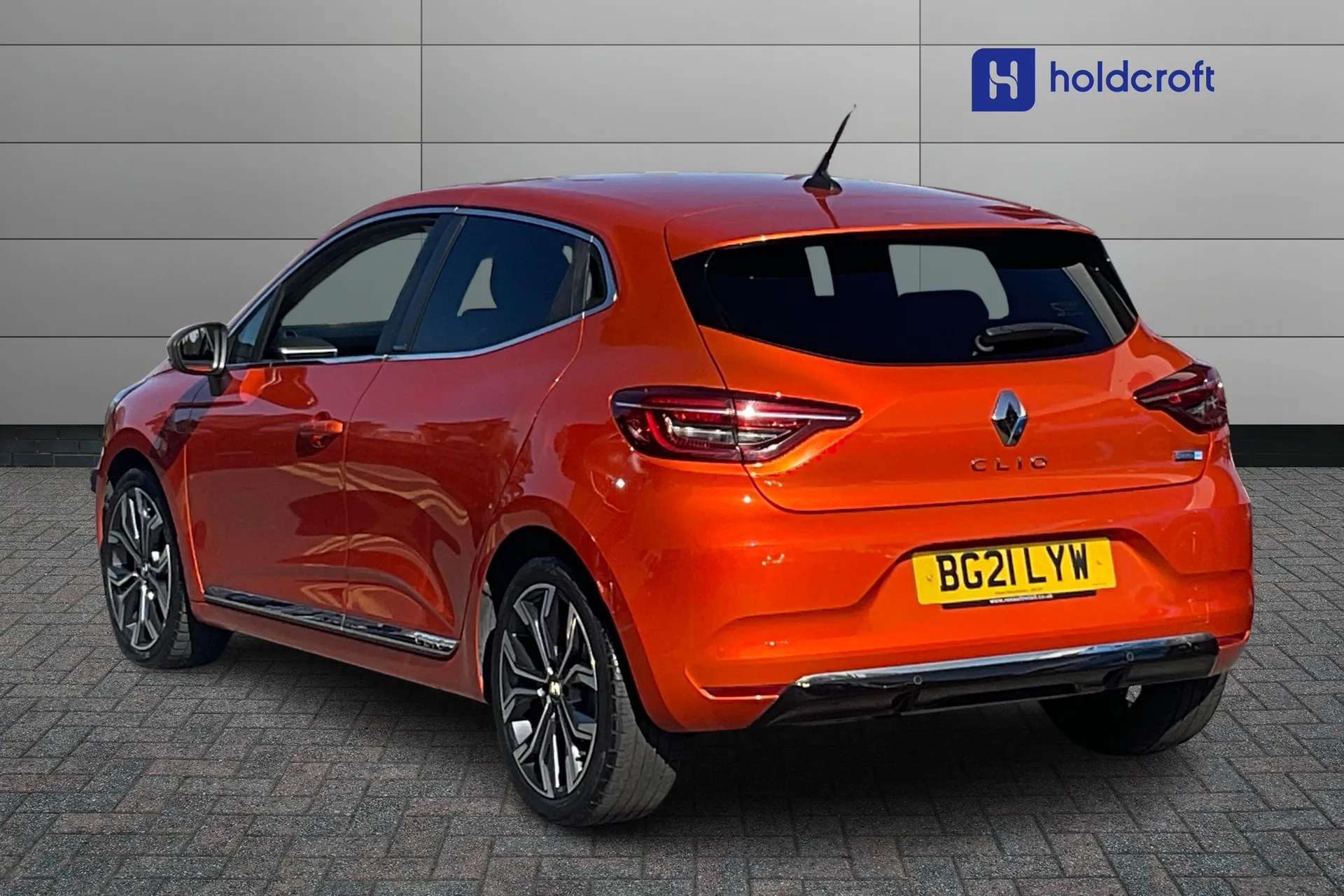 A 2021 RENAULT CLIO 1.6 E-TECH Hybrid 140 S Edition 5dr Auto A 2021 RENAULT CLIO 1.6 E-TECH Hybrid 140 S Edition 5dr Auto