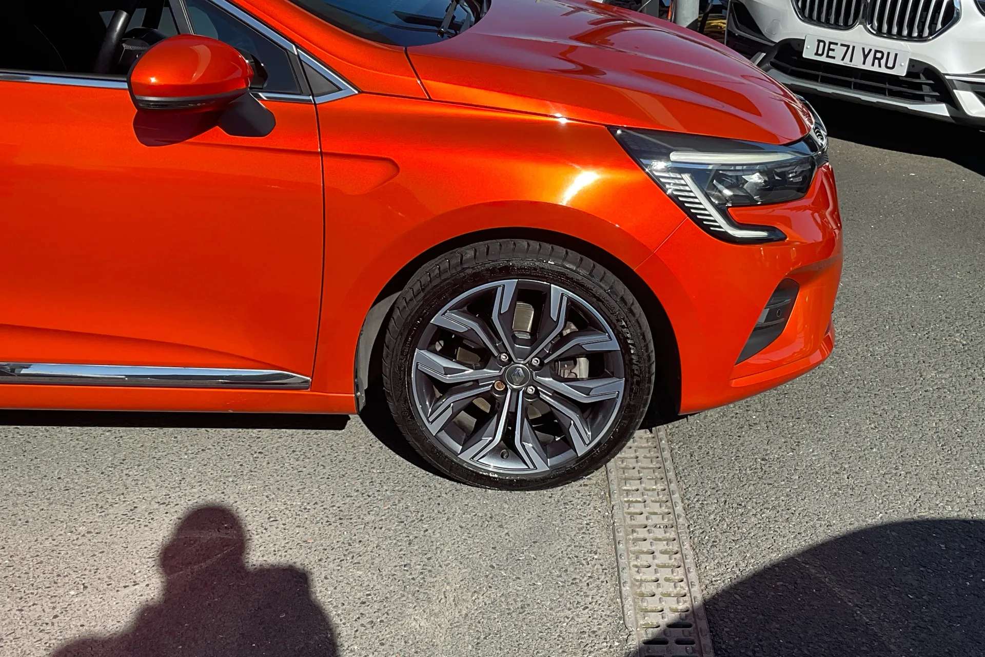 A 2021 RENAULT CLIO 1.6 E-TECH Hybrid 140 S Edition 5dr Auto A 2021 RENAULT CLIO 1.6 E-TECH Hybrid 140 S Edition 5dr Auto